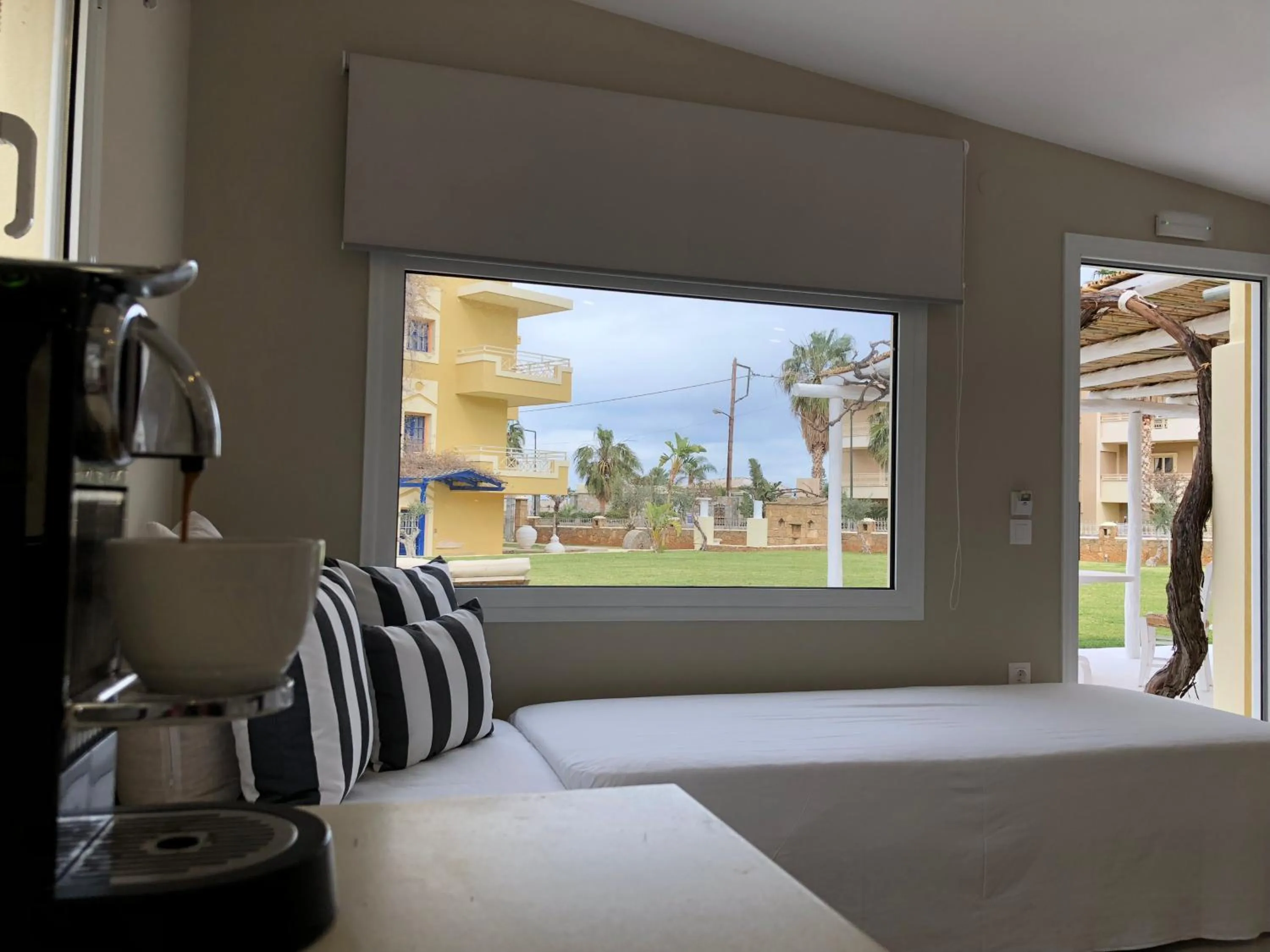 Parthenis Hotel & Suites