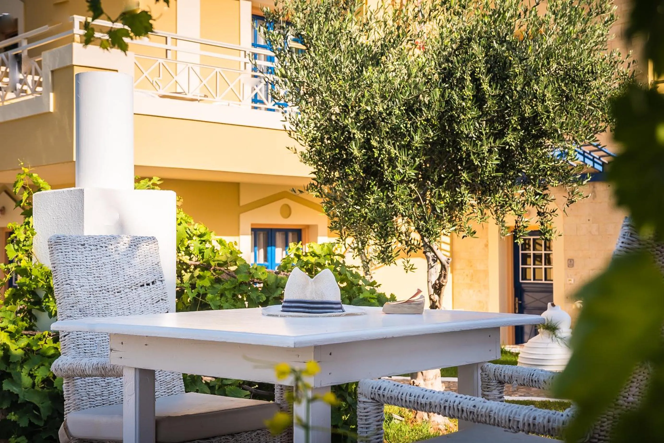 Parthenis Hotel & Suites