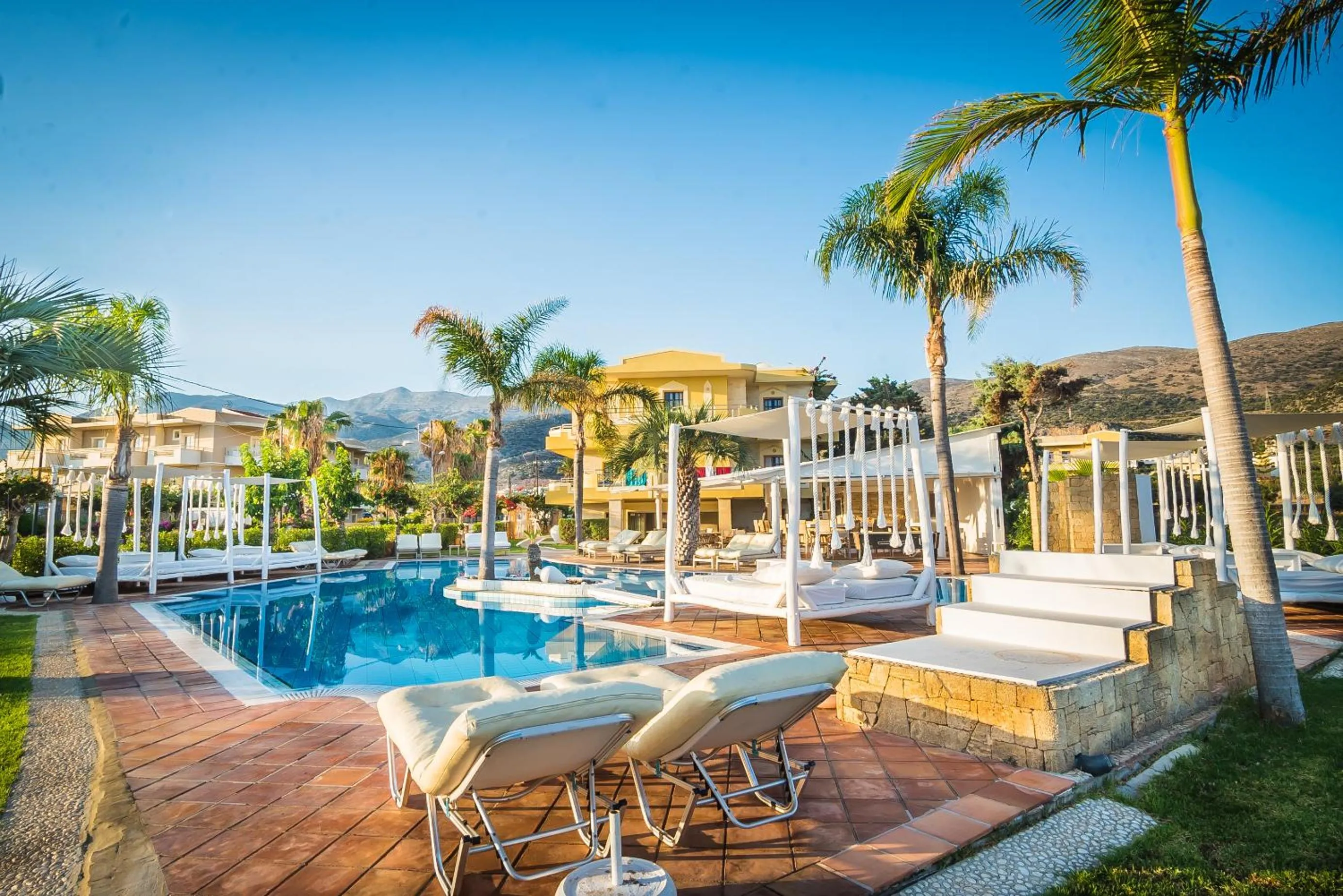 Parthenis Hotel & Suites