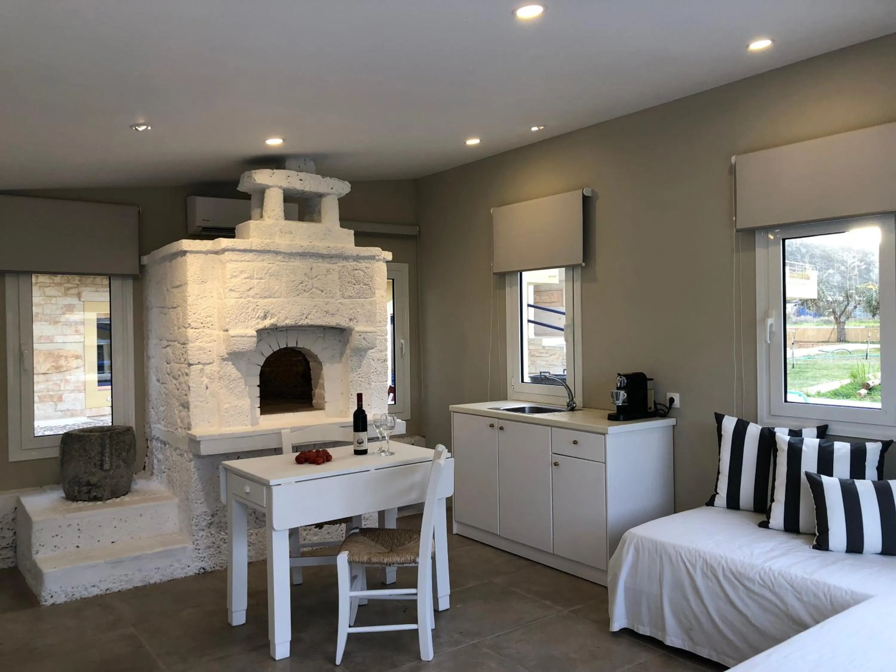 Parthenis Hotel & Suites