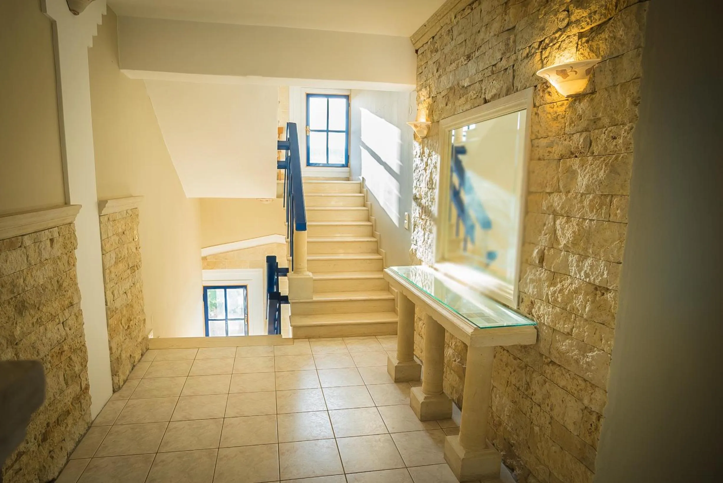 Parthenis Hotel & Suites