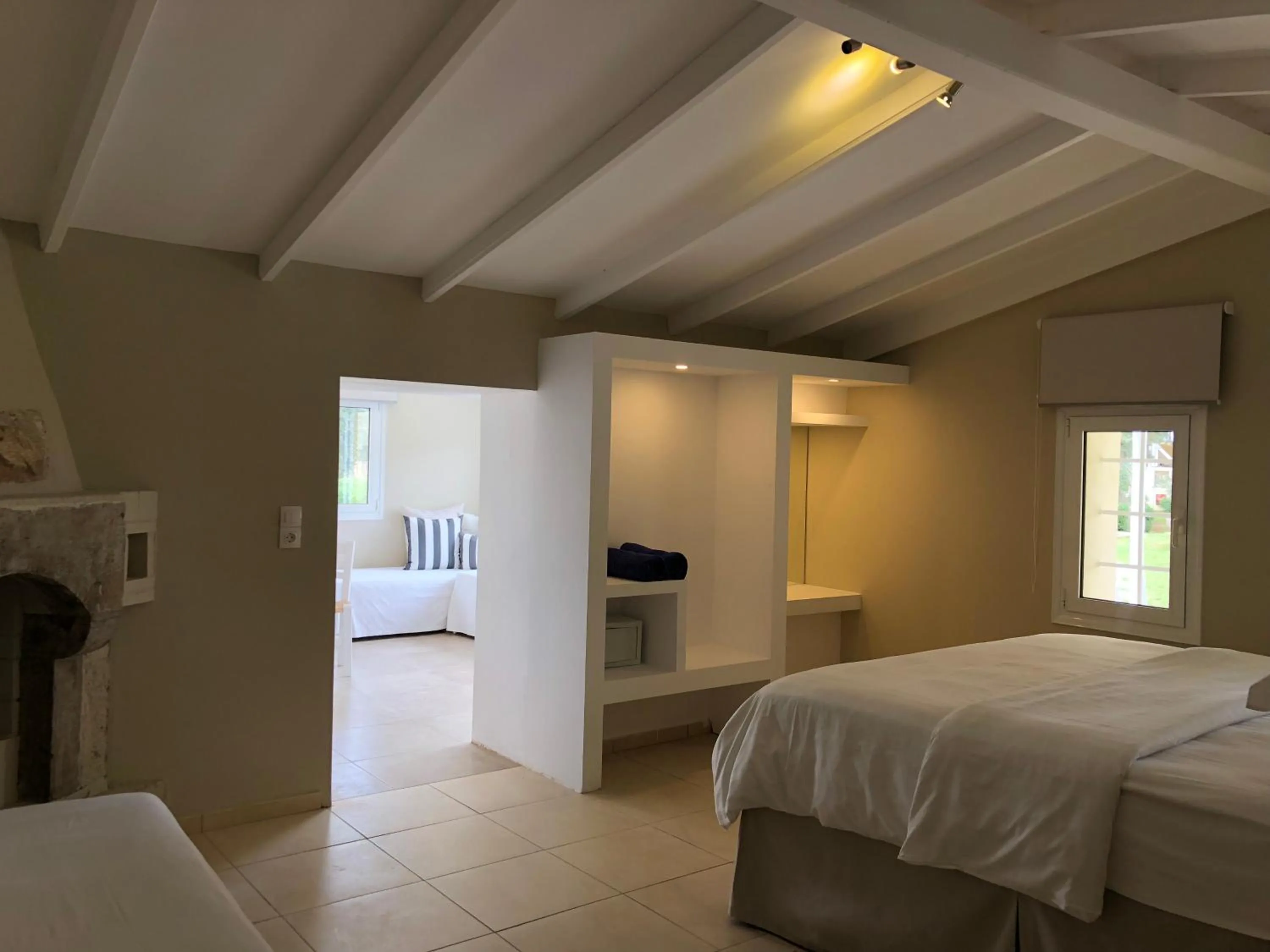 Parthenis Hotel & Suites