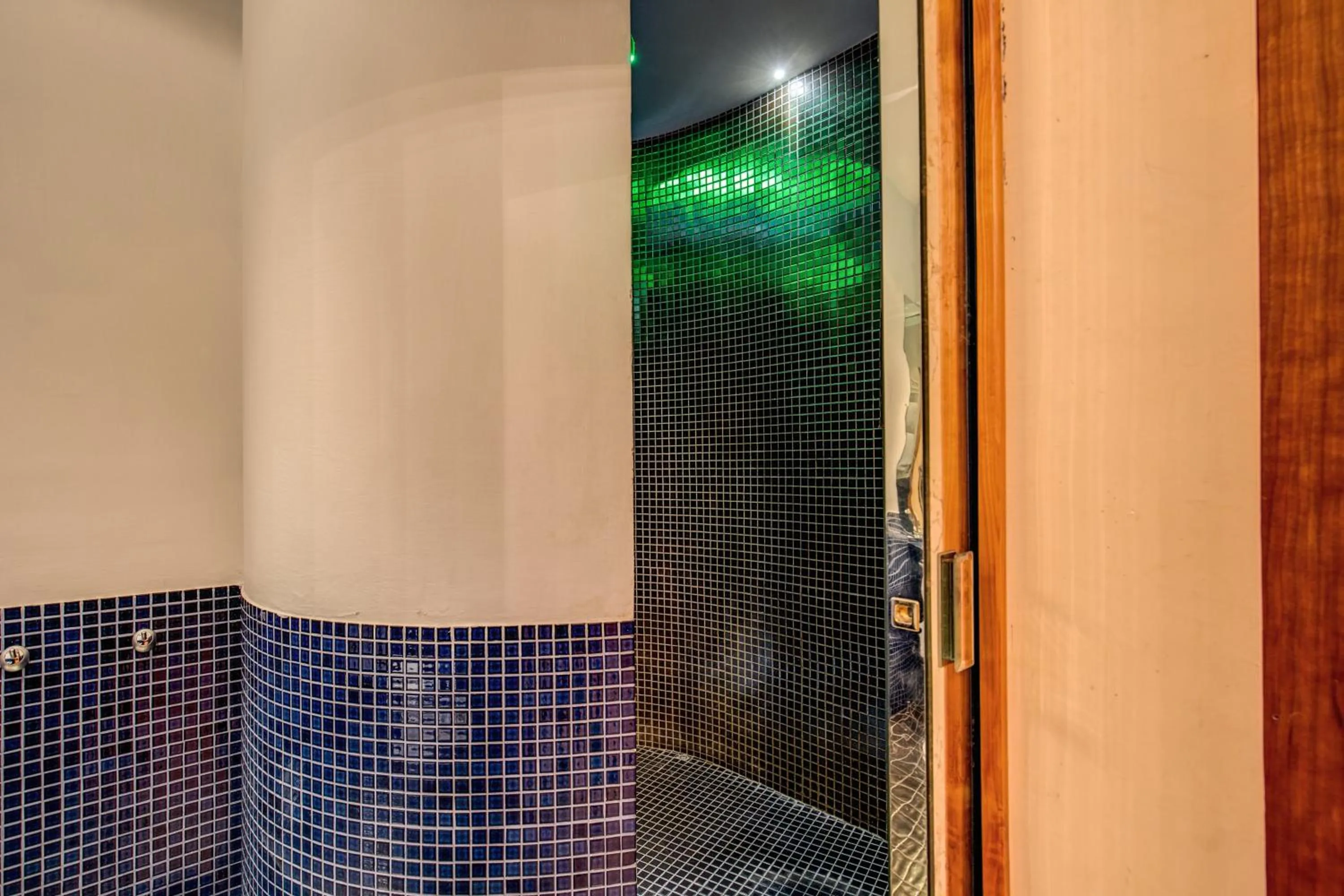 Shower in Relais Conte Di Cavour De Luxe