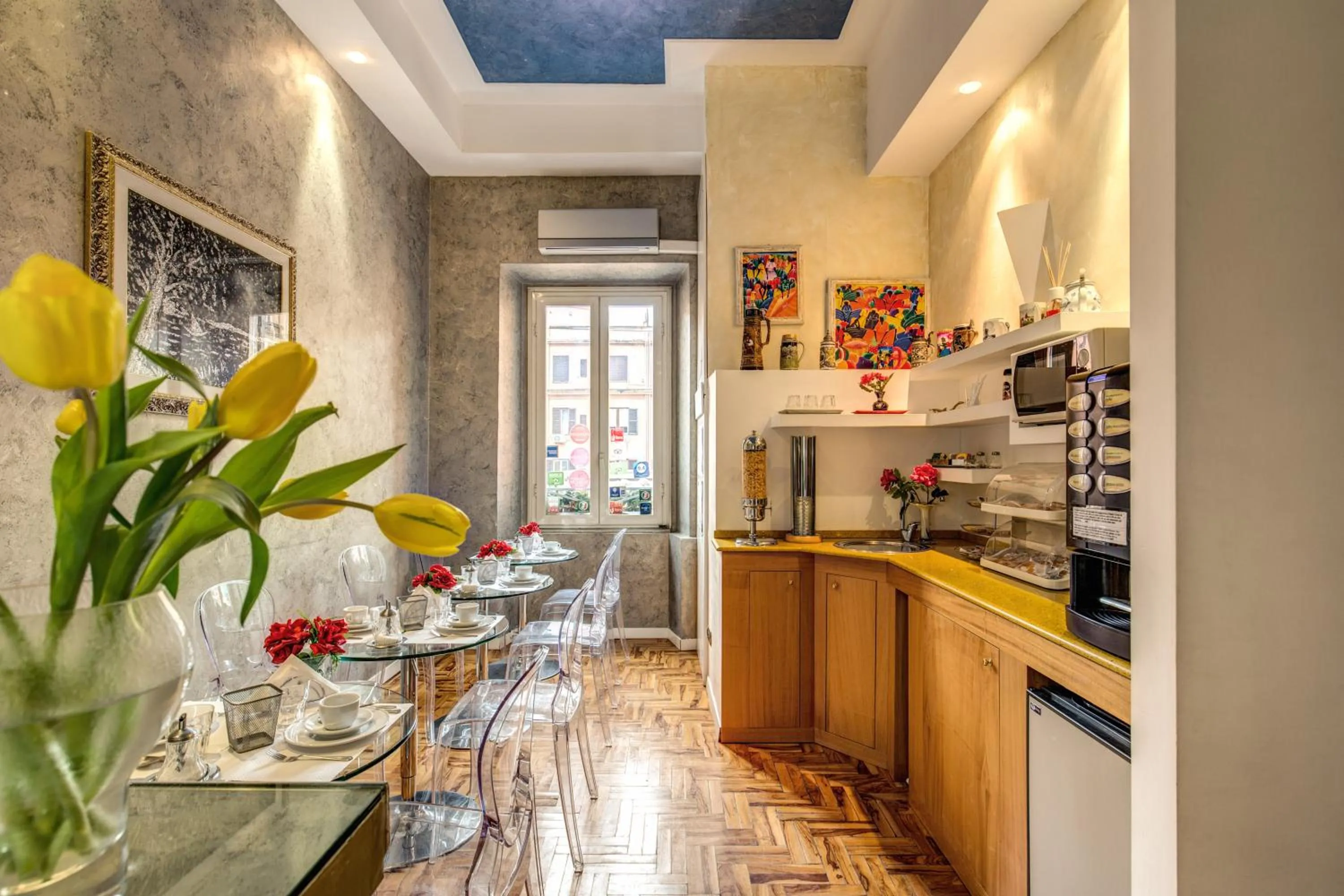 Coffee/tea facilities in Relais Conte Di Cavour De Luxe