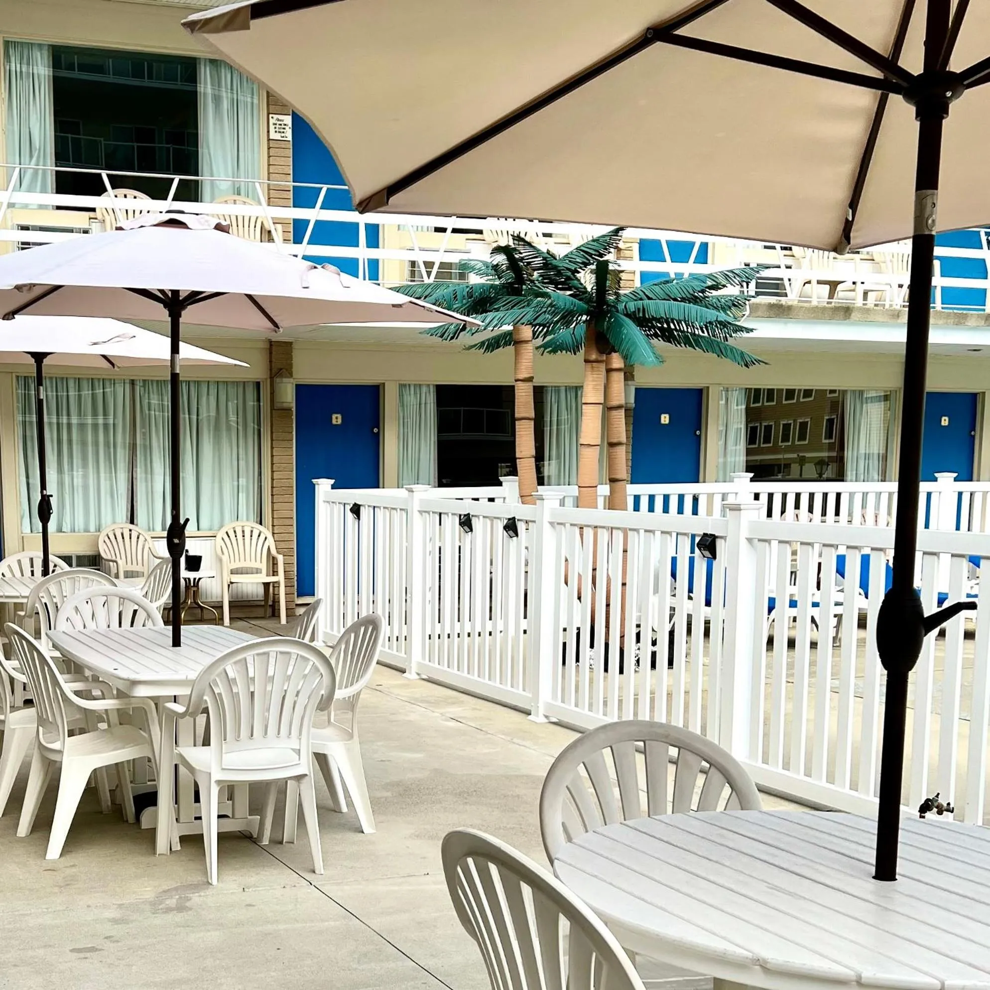 Balcony/Terrace in Beach Colony Motel
