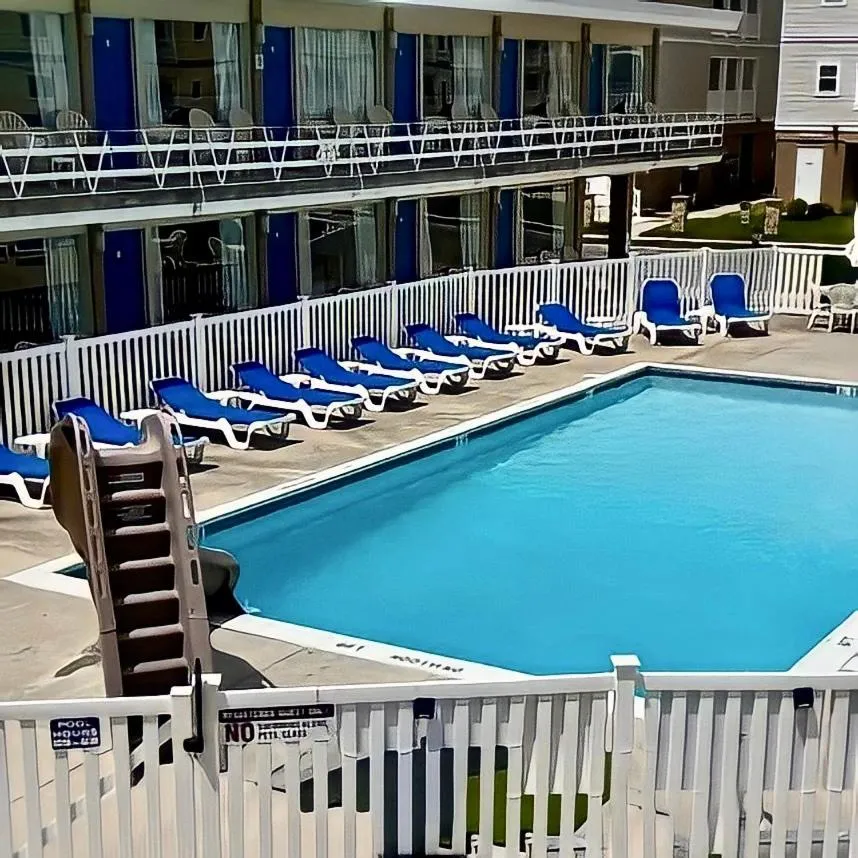 Swimming pool in Beach Colony Motel