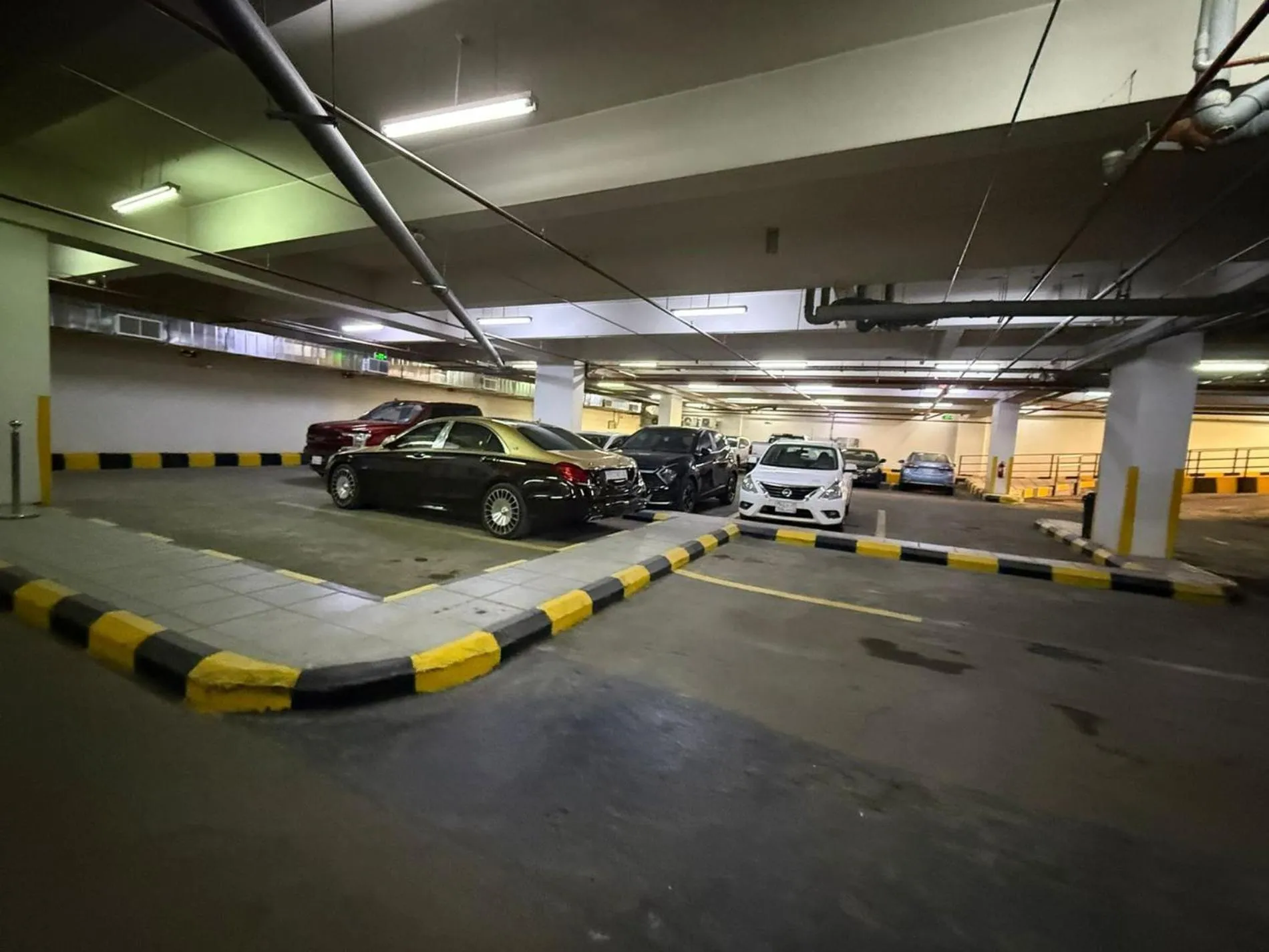 Parking in Sunday Business Avenue Formerly Rand Hotel