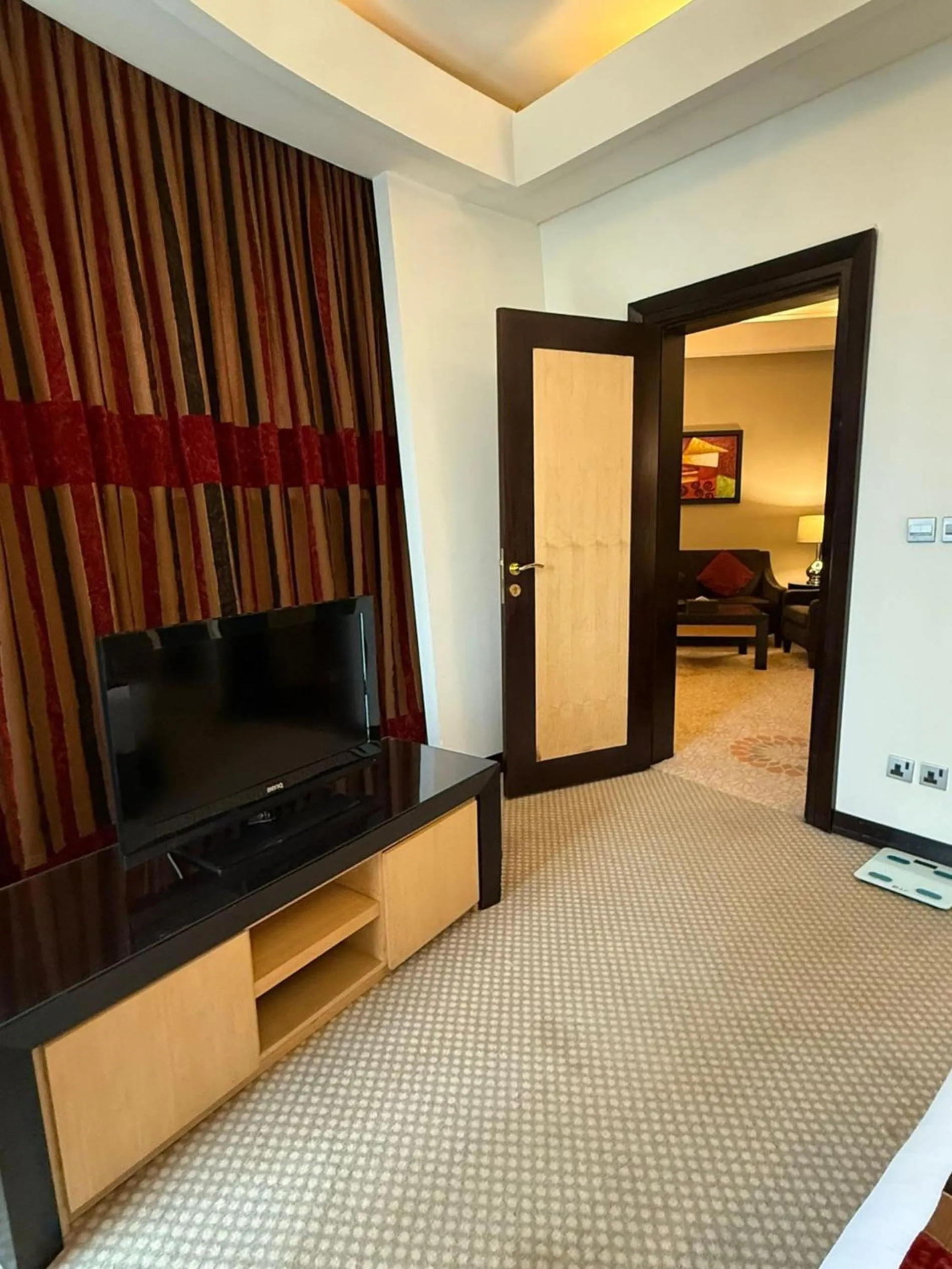 Photo of the whole room, Bed in Sunday Business Avenue Formerly Rand Hotel