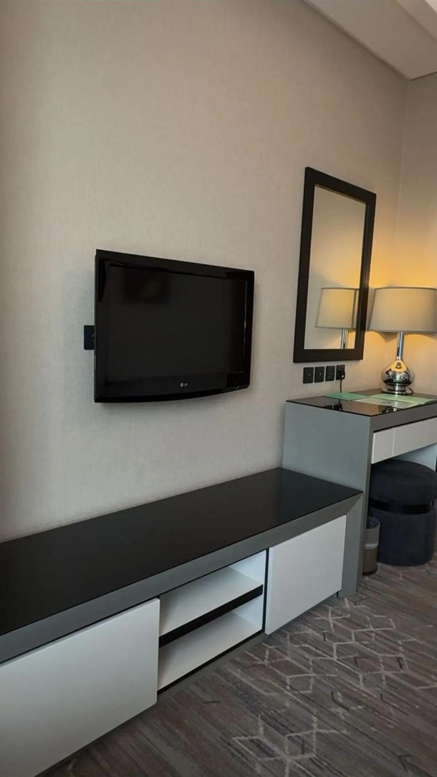 Photo of the whole room in Sunday Business Avenue Formerly Rand Hotel