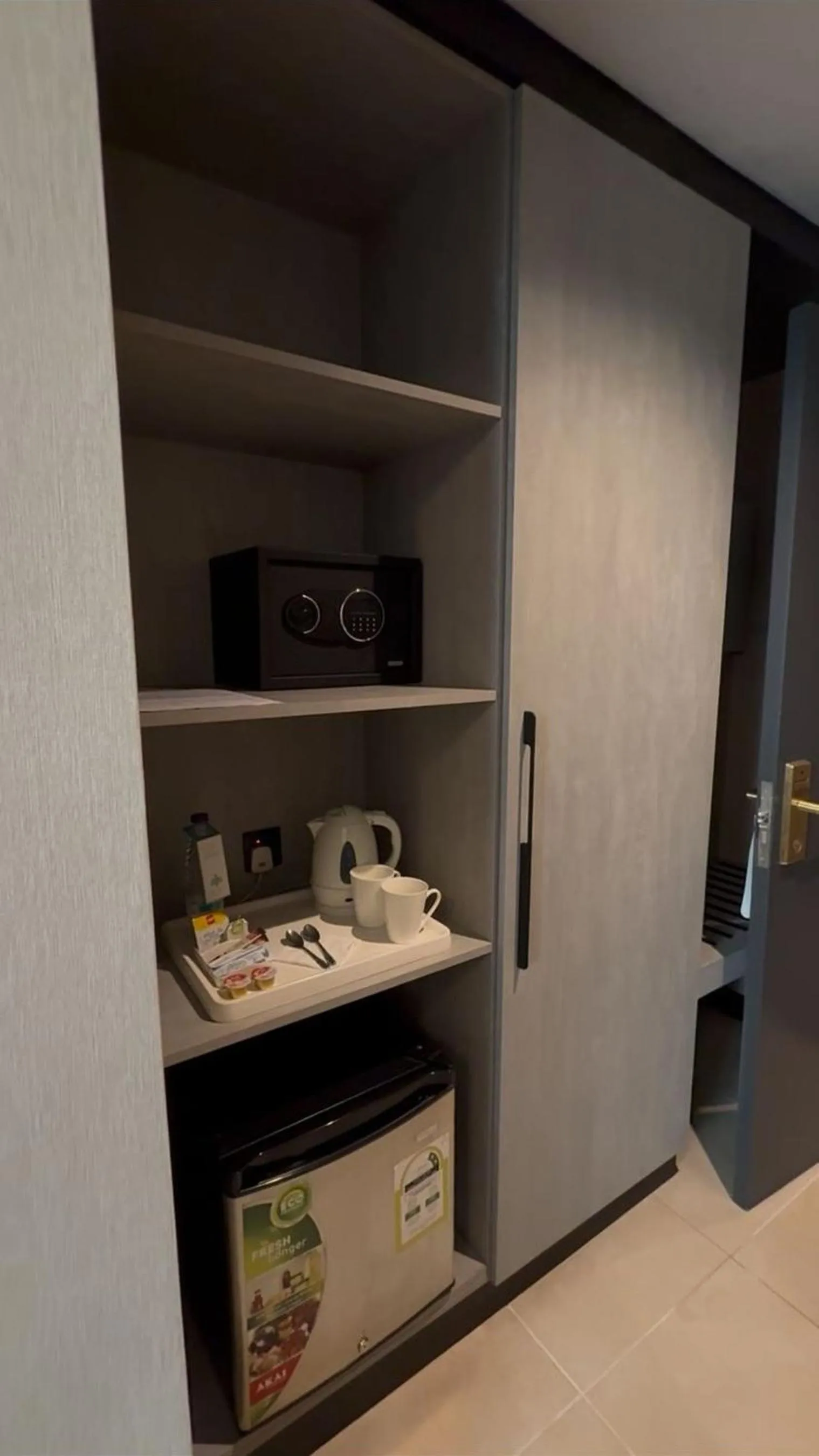 Photo of the whole room in Sunday Business Avenue Formerly Rand Hotel