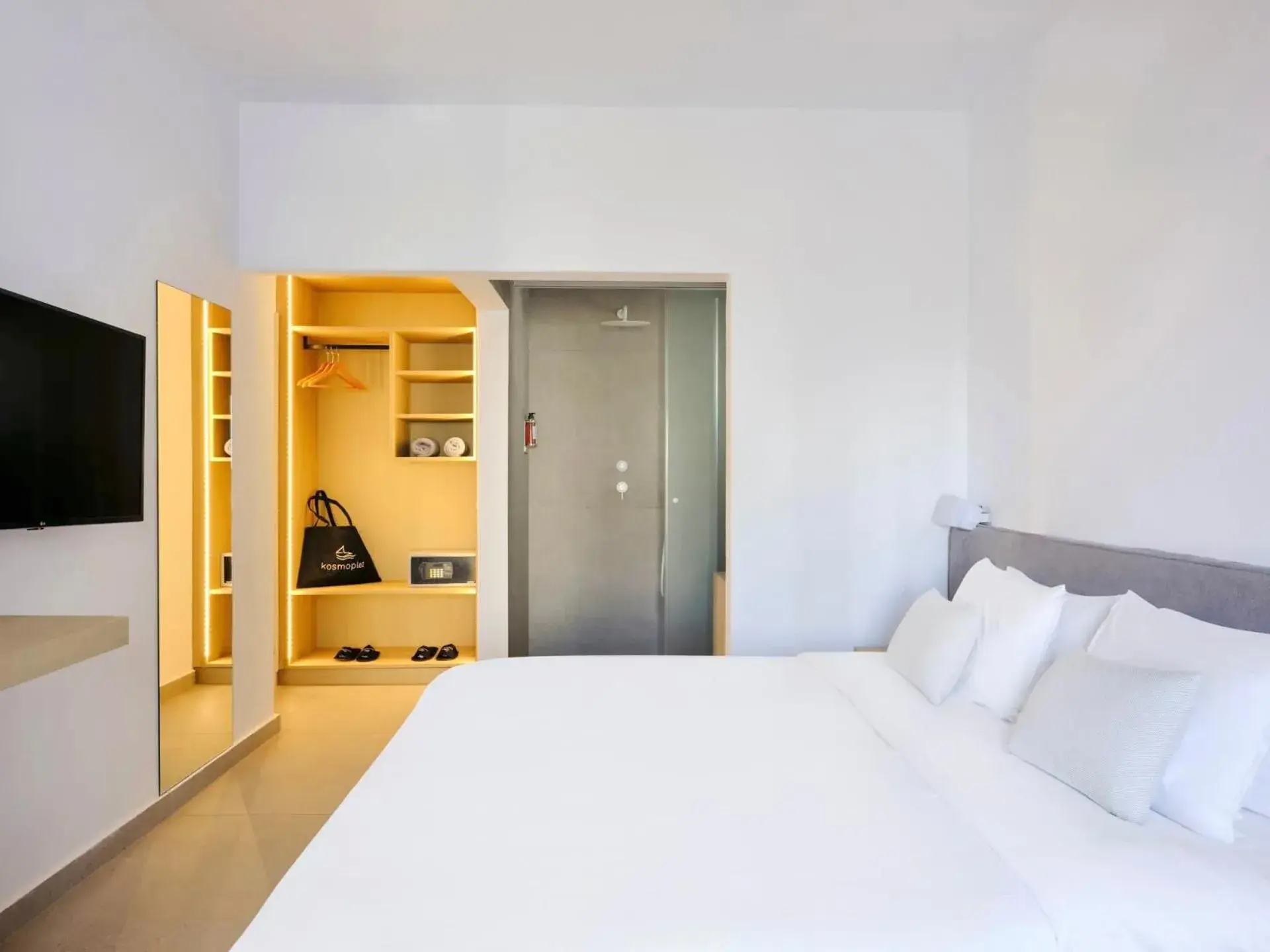 Standard Double Room - Upper Floor in Mykonos Kosmoplaz Beach Resort Hotel Standard Double Room - Upper Floor in Mykonos Kosmoplaz Beach Resort Hotel