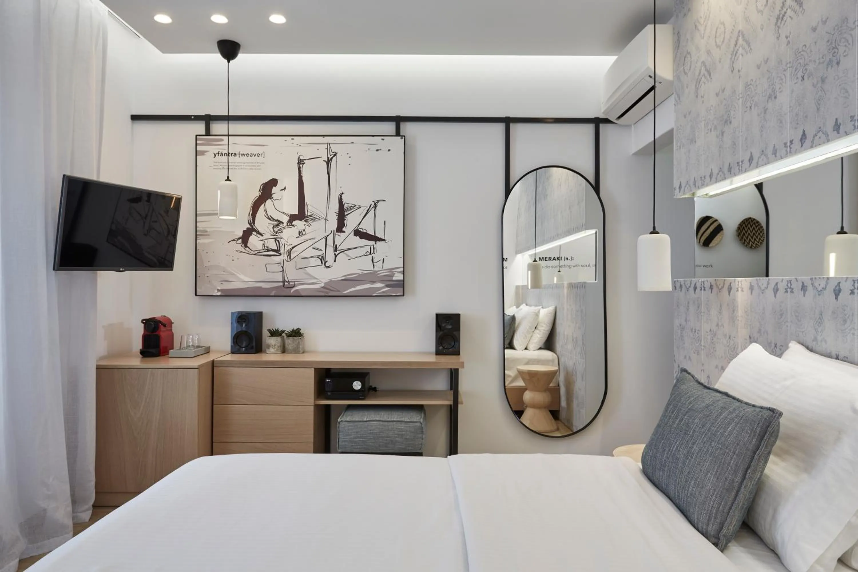 Photo of the whole room, Bed in Mykonos Kosmoplaz Beach Resort Hotel