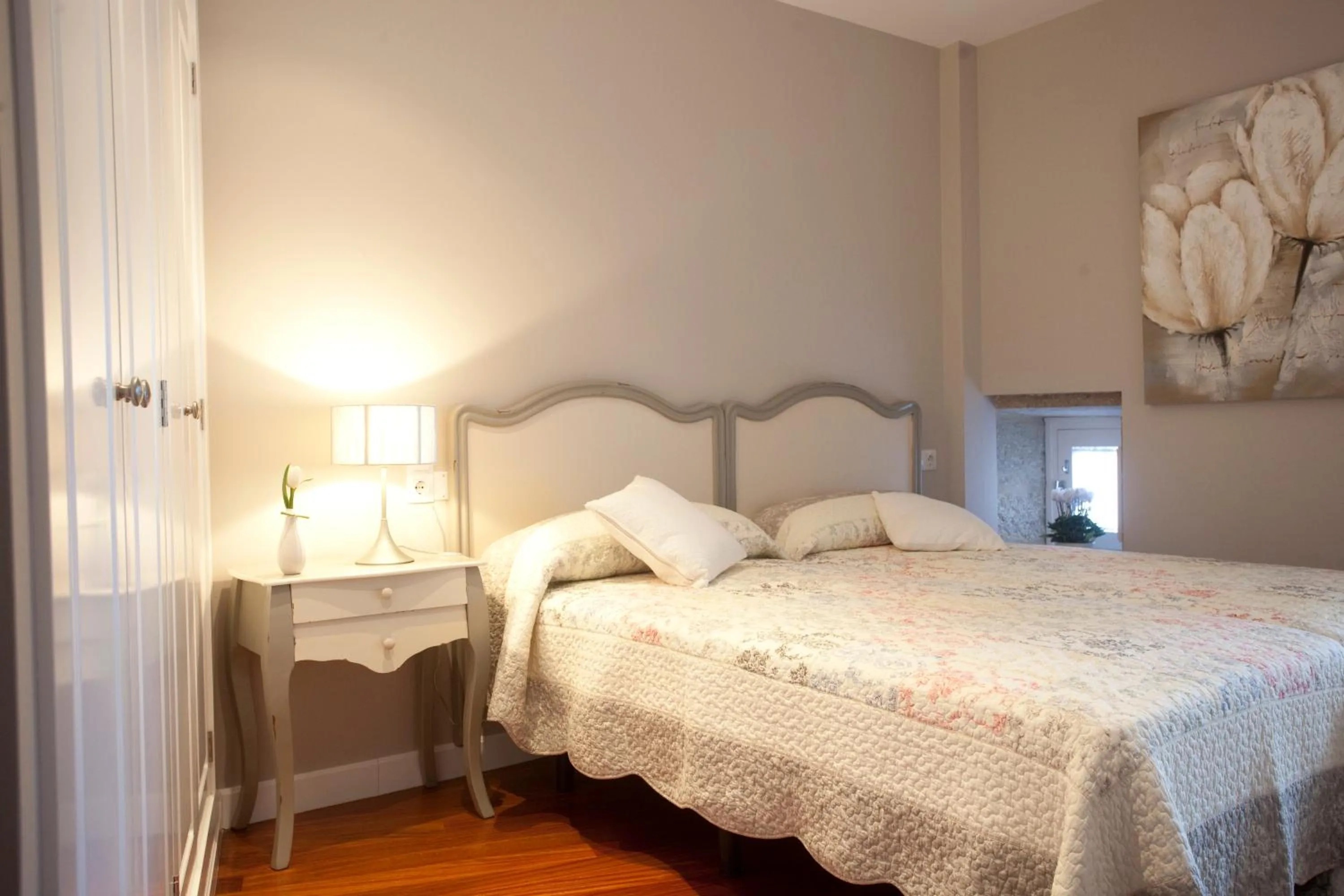 Bedroom, Bed in Inicia Cruceiro do Galo