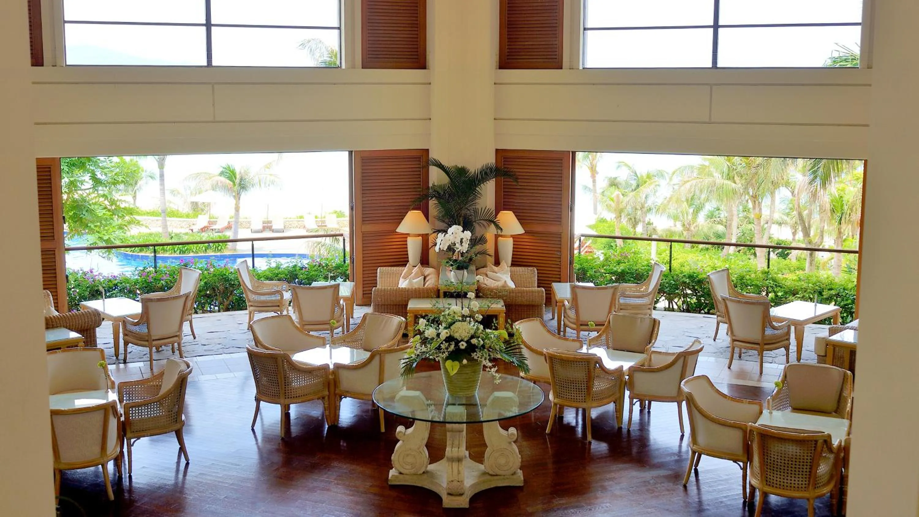 Restaurant/places to eat in The Busena Terrace