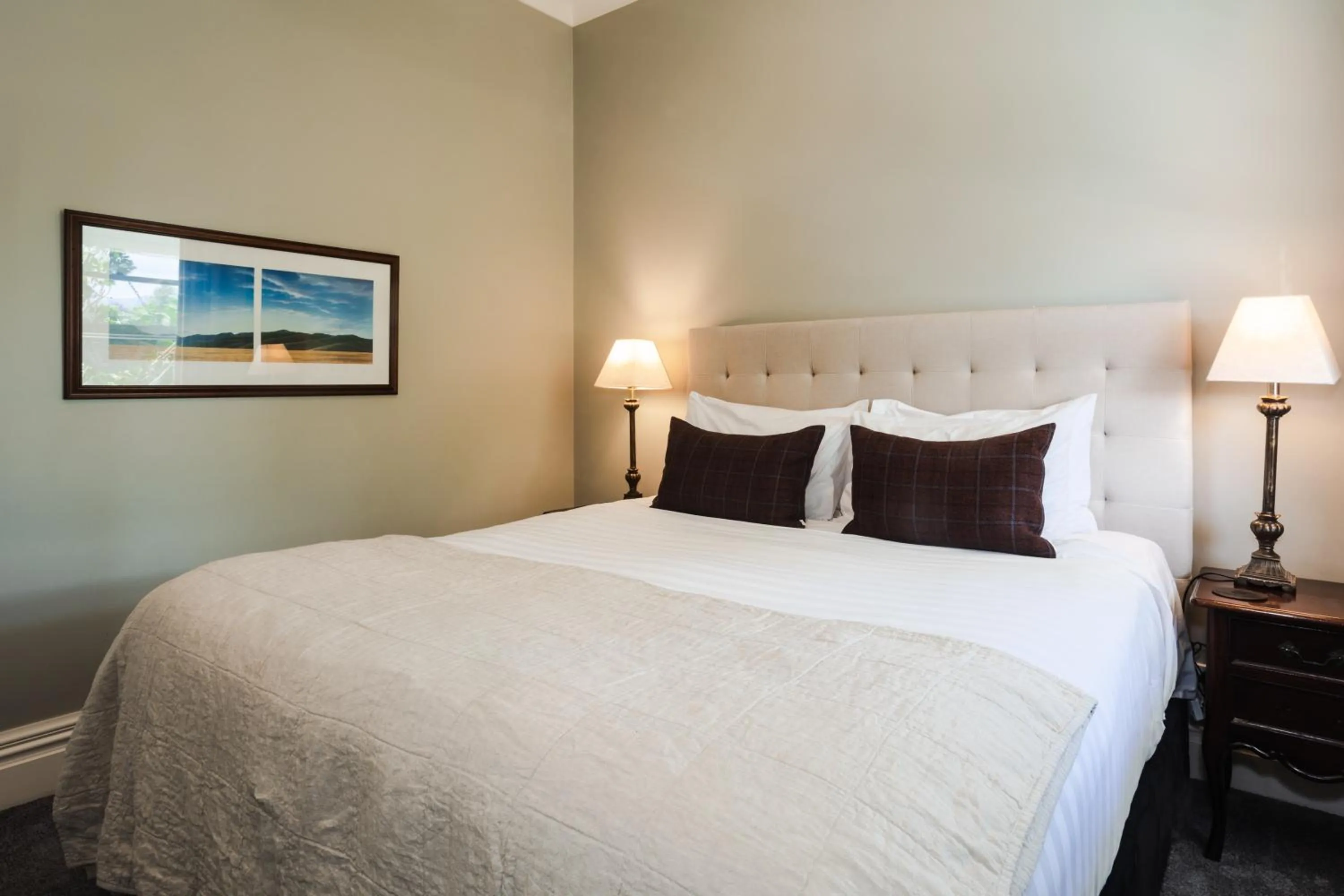 Bed in The White Swan Hotel