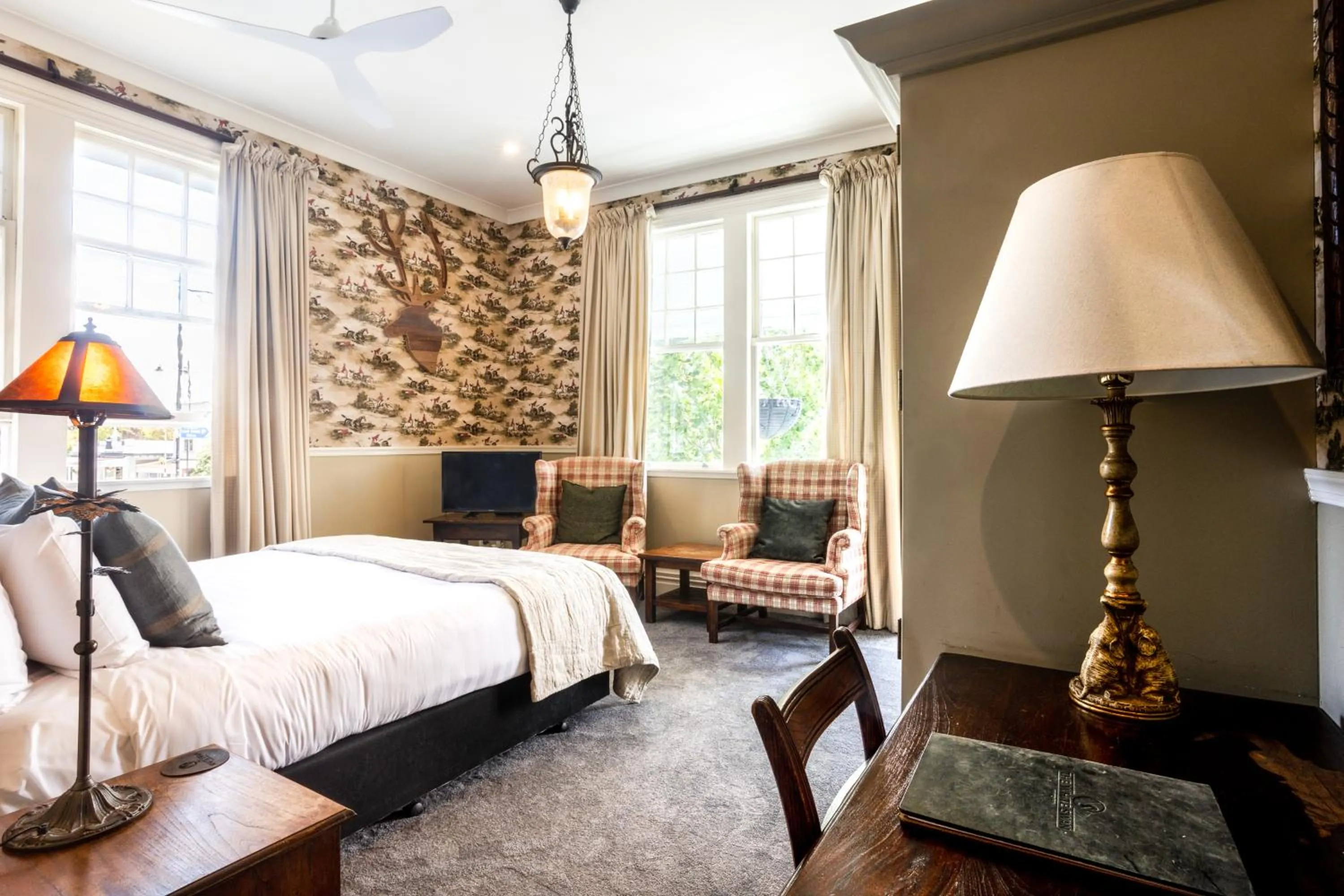 Bed in The White Swan Hotel