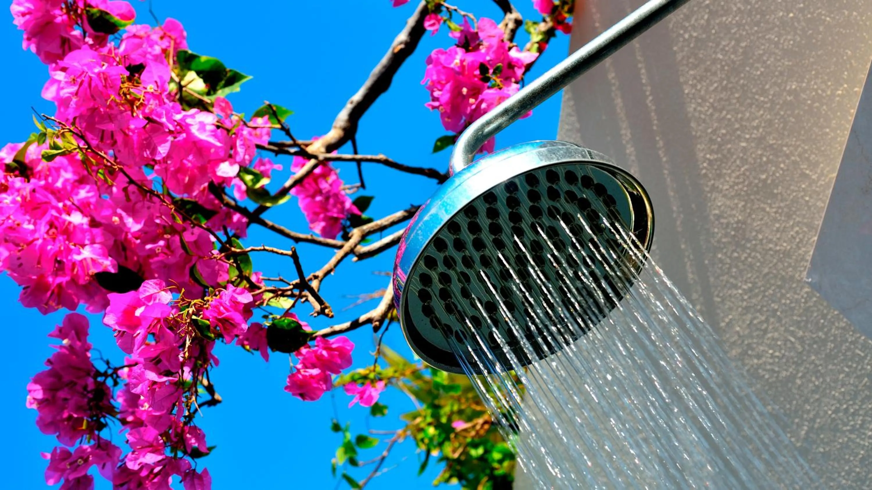 Shower in The Uza Terrace Beach Club Villas