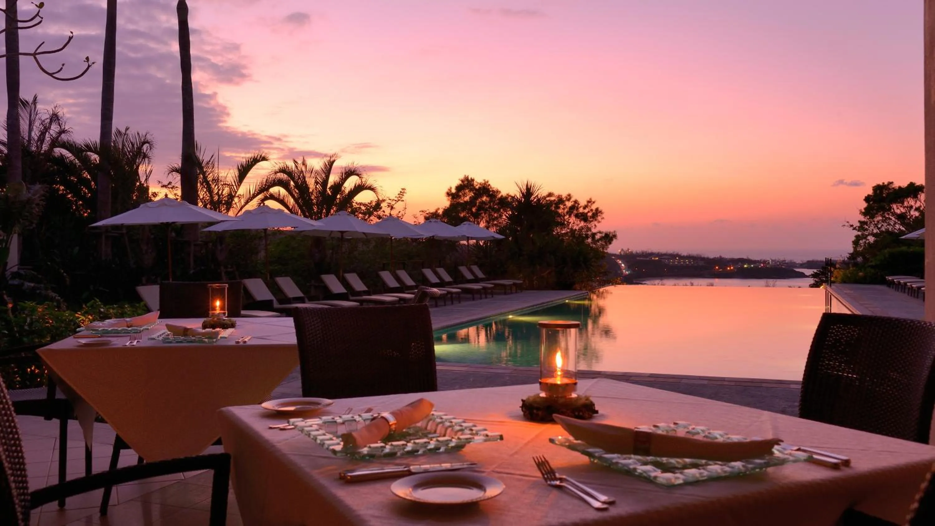 Dinner in The Atta Terrace Club Towers