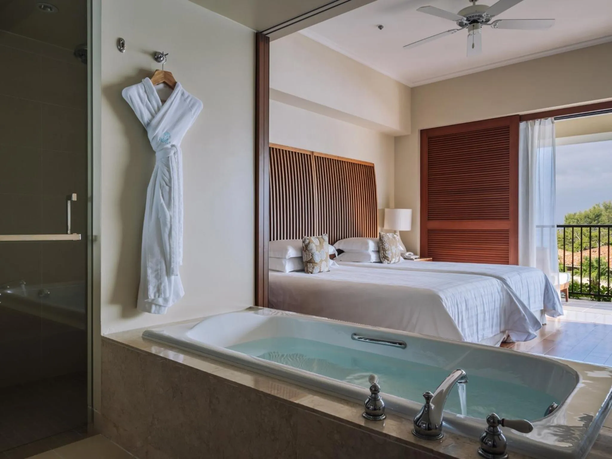 Photo of the whole room, Bed in The Terrace Club Wellness Thalasso At Busena