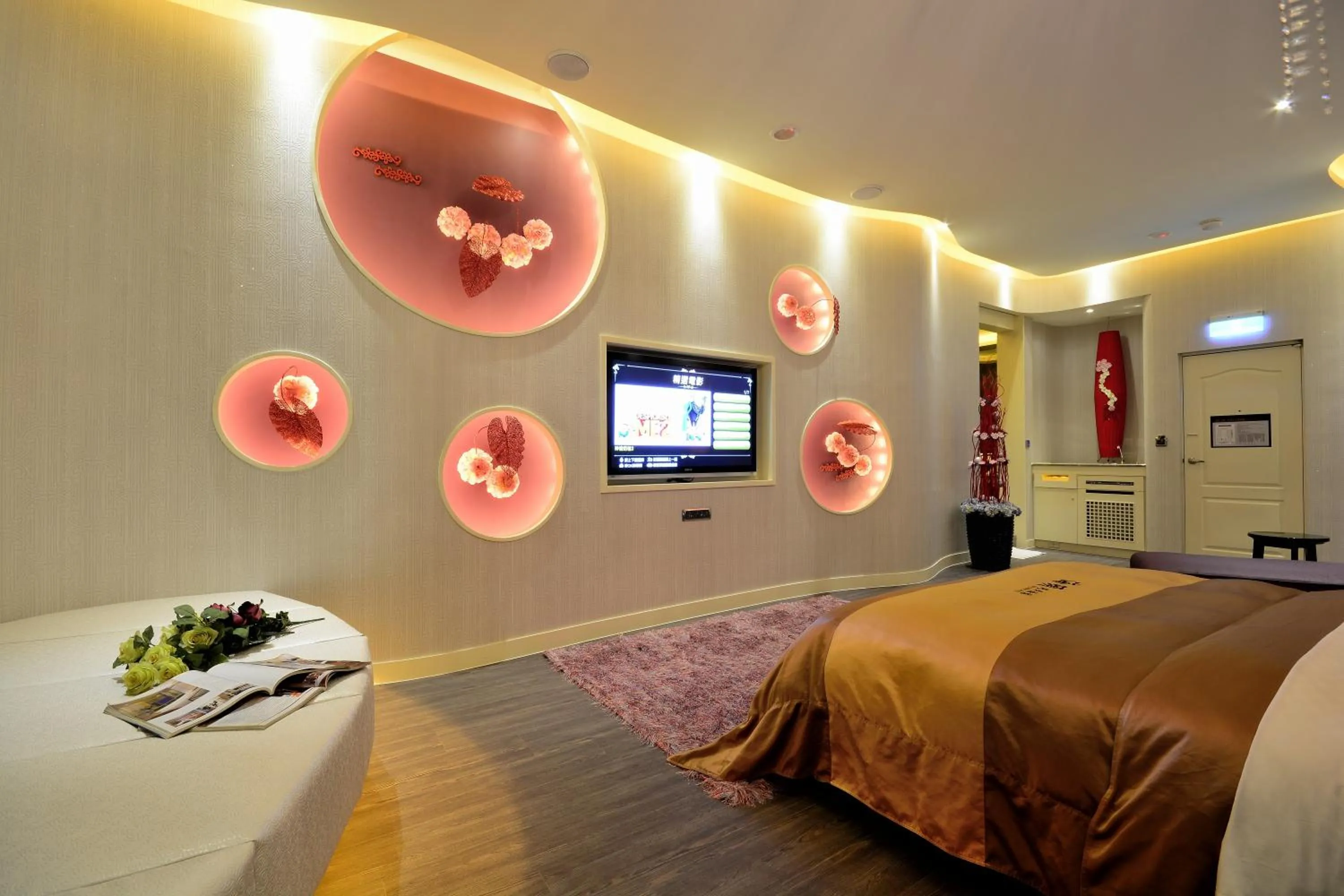 Property building, Bed in Hea Duenn Motel