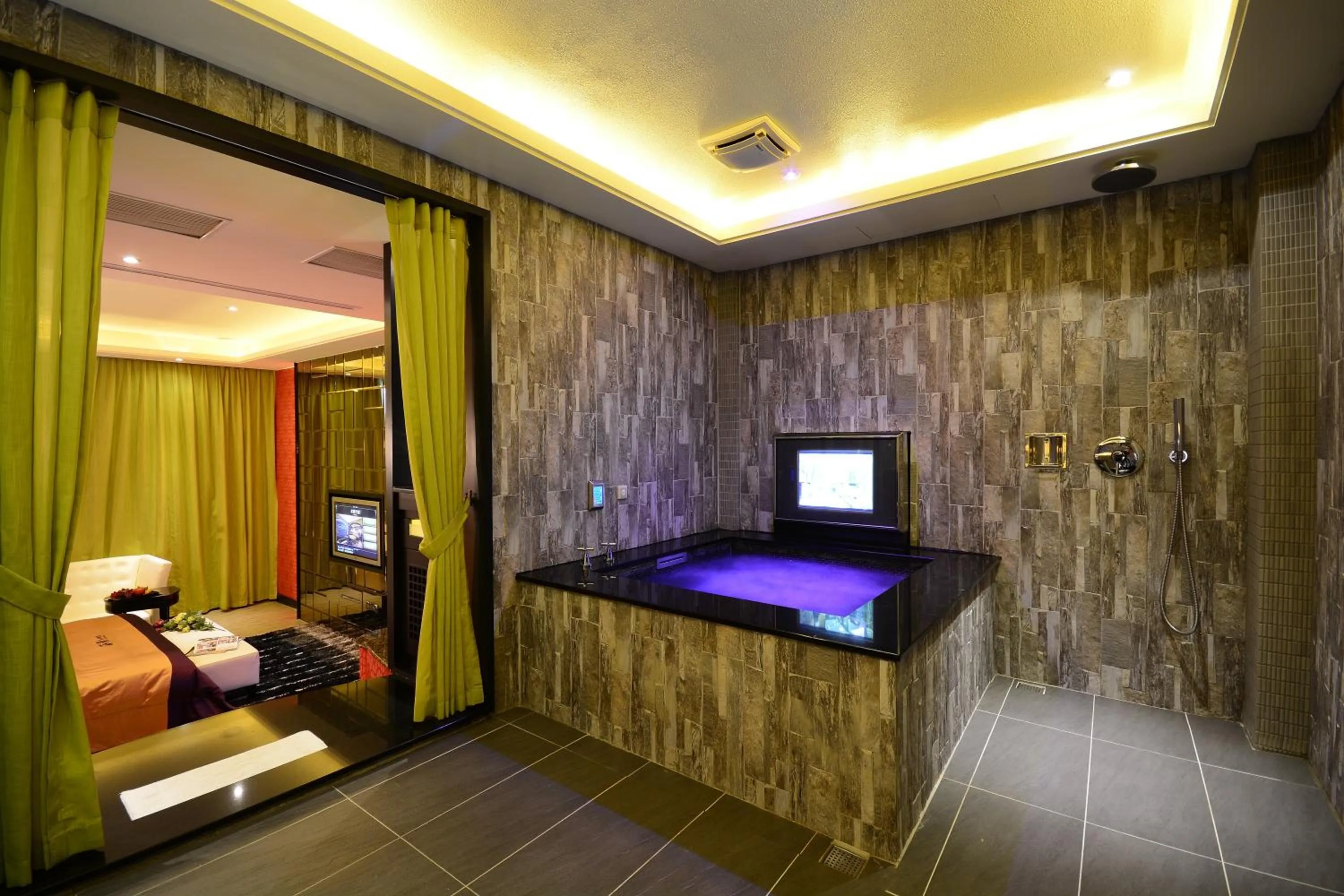 Bathroom in Hea Duenn Motel