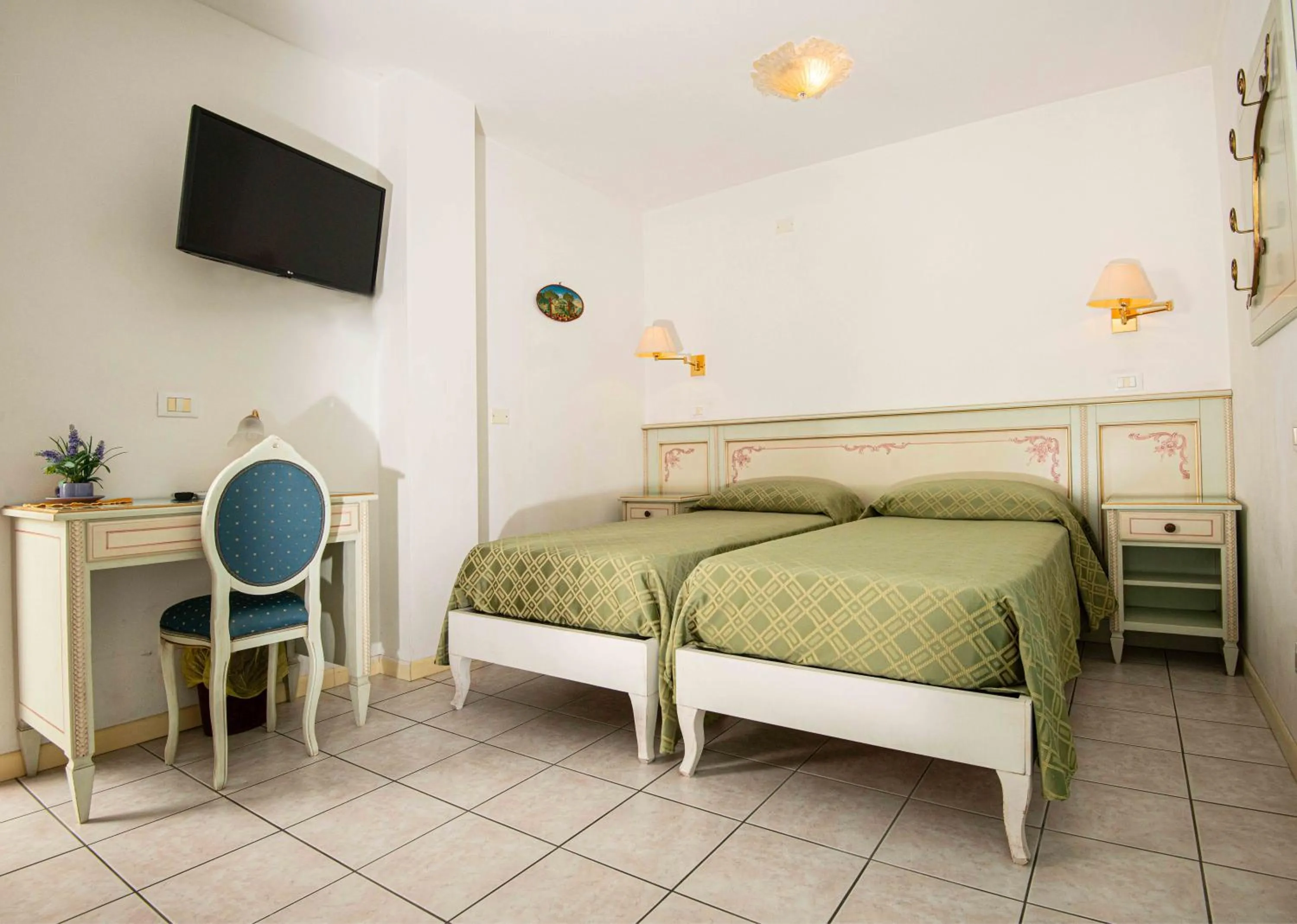 Bedroom, Bed in Hotel Oasi