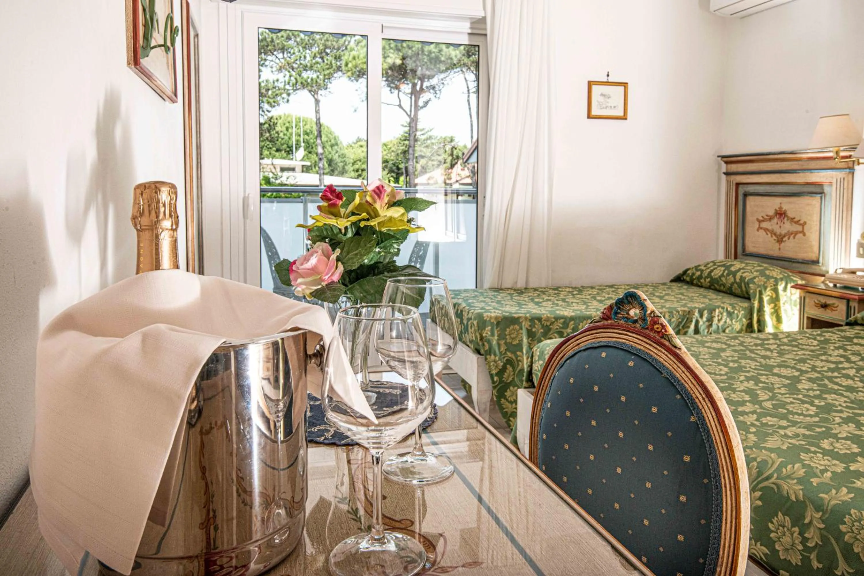 Bedroom in Hotel Oasi