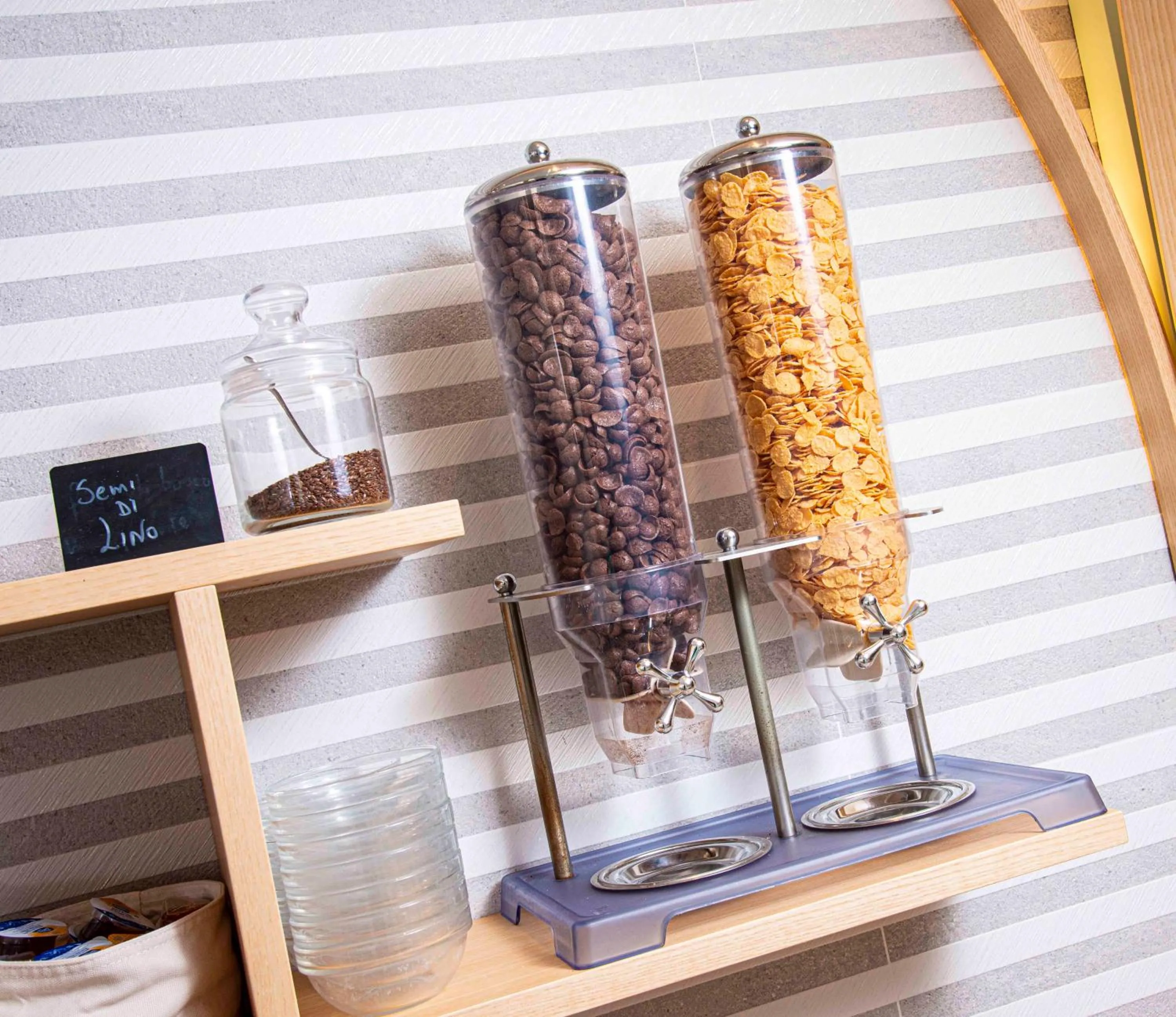 Breakfast in Hotel Oasi