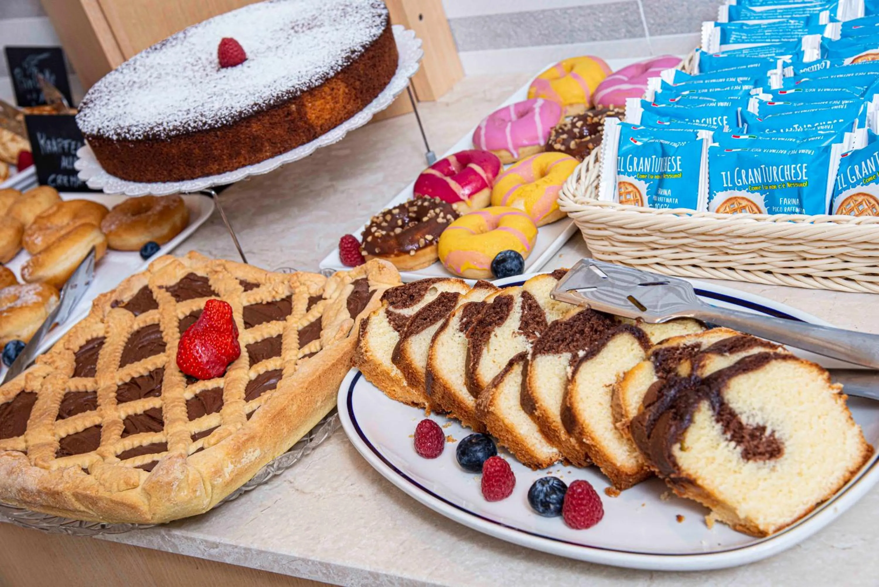 Breakfast in Hotel Oasi