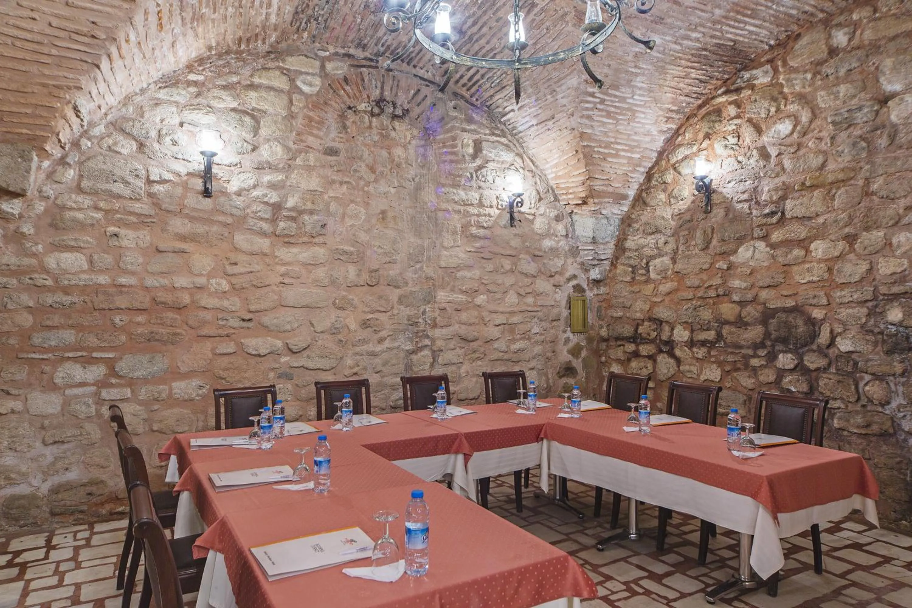 Meeting/conference room in History Hotel