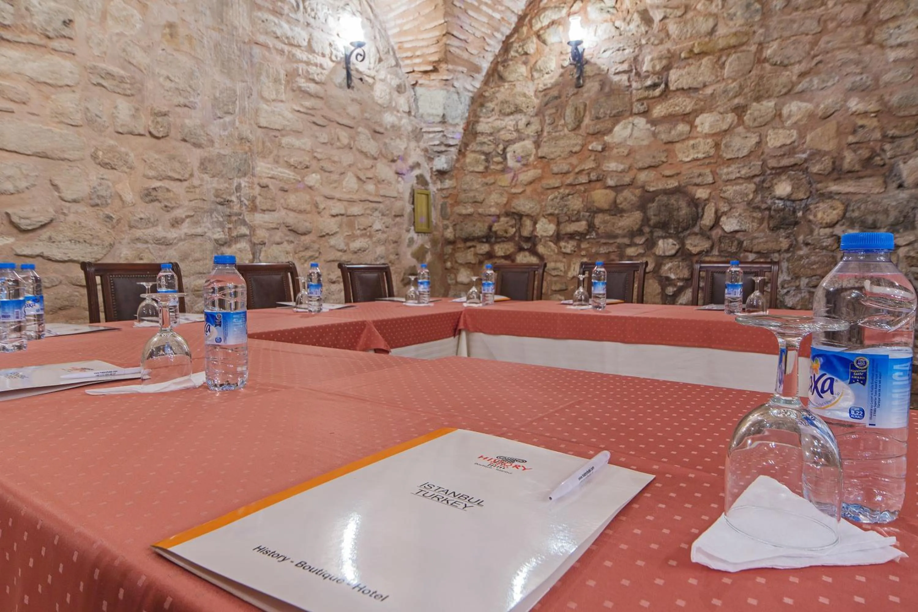 Meeting/conference room in History Hotel