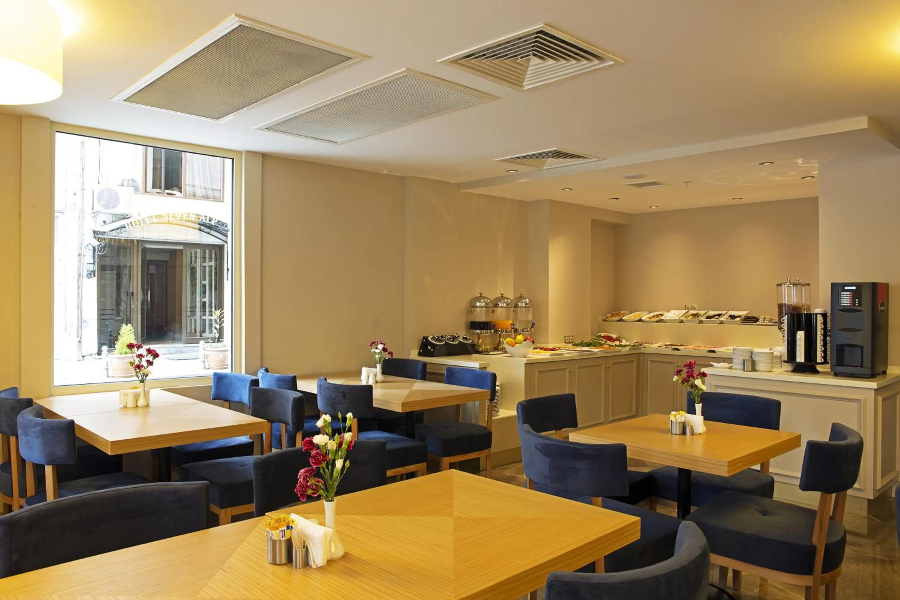 Restaurant/places to eat in History Hotel