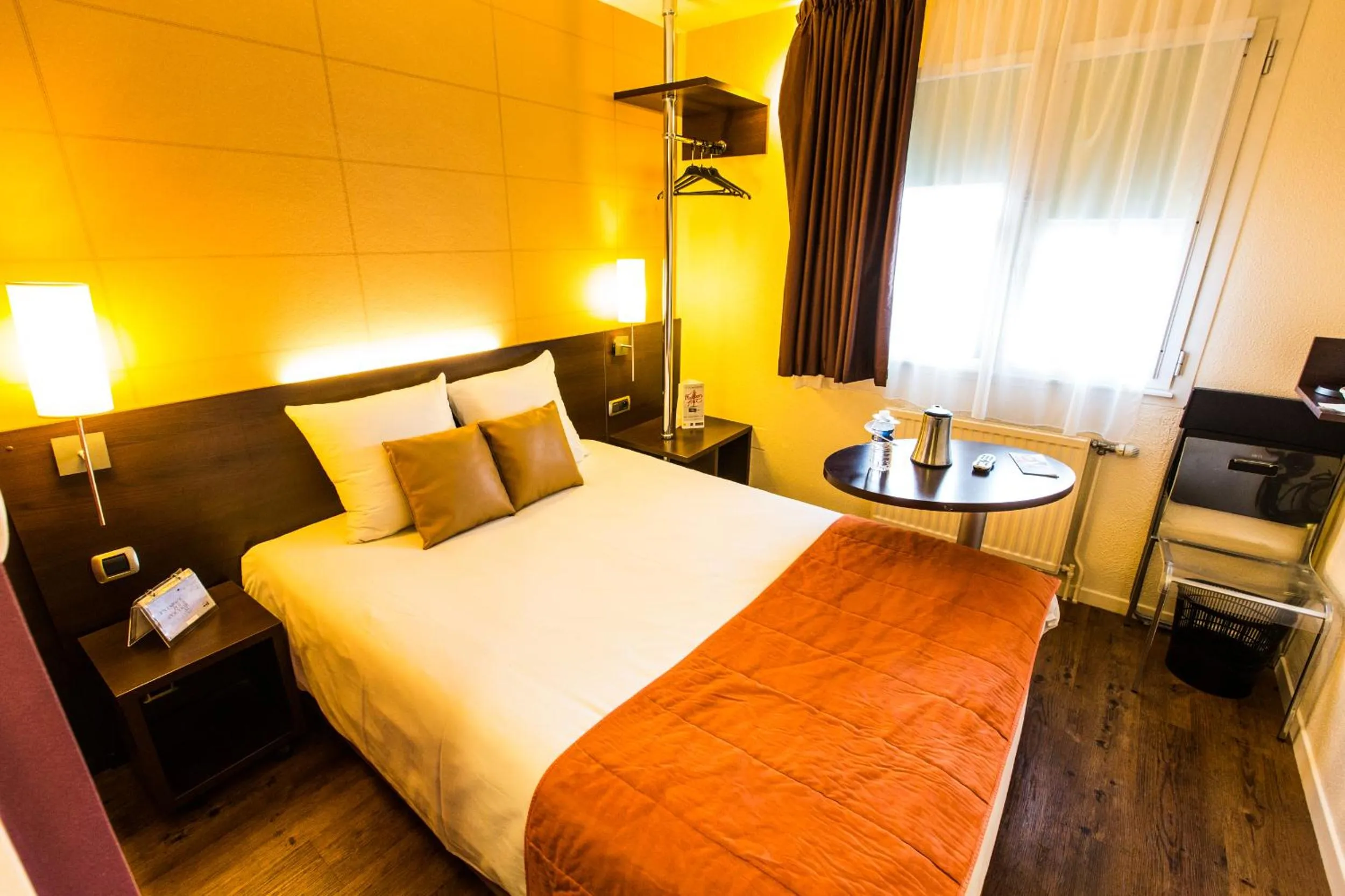 Bedroom, Bed in Hotel Inn Design Sedan