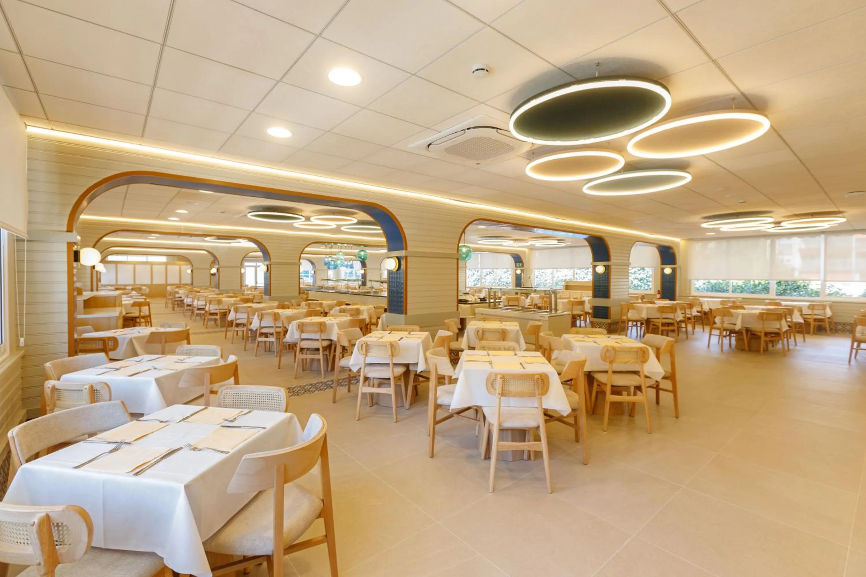 Restaurant/places to eat in Ponient Marinada by PortAventura World