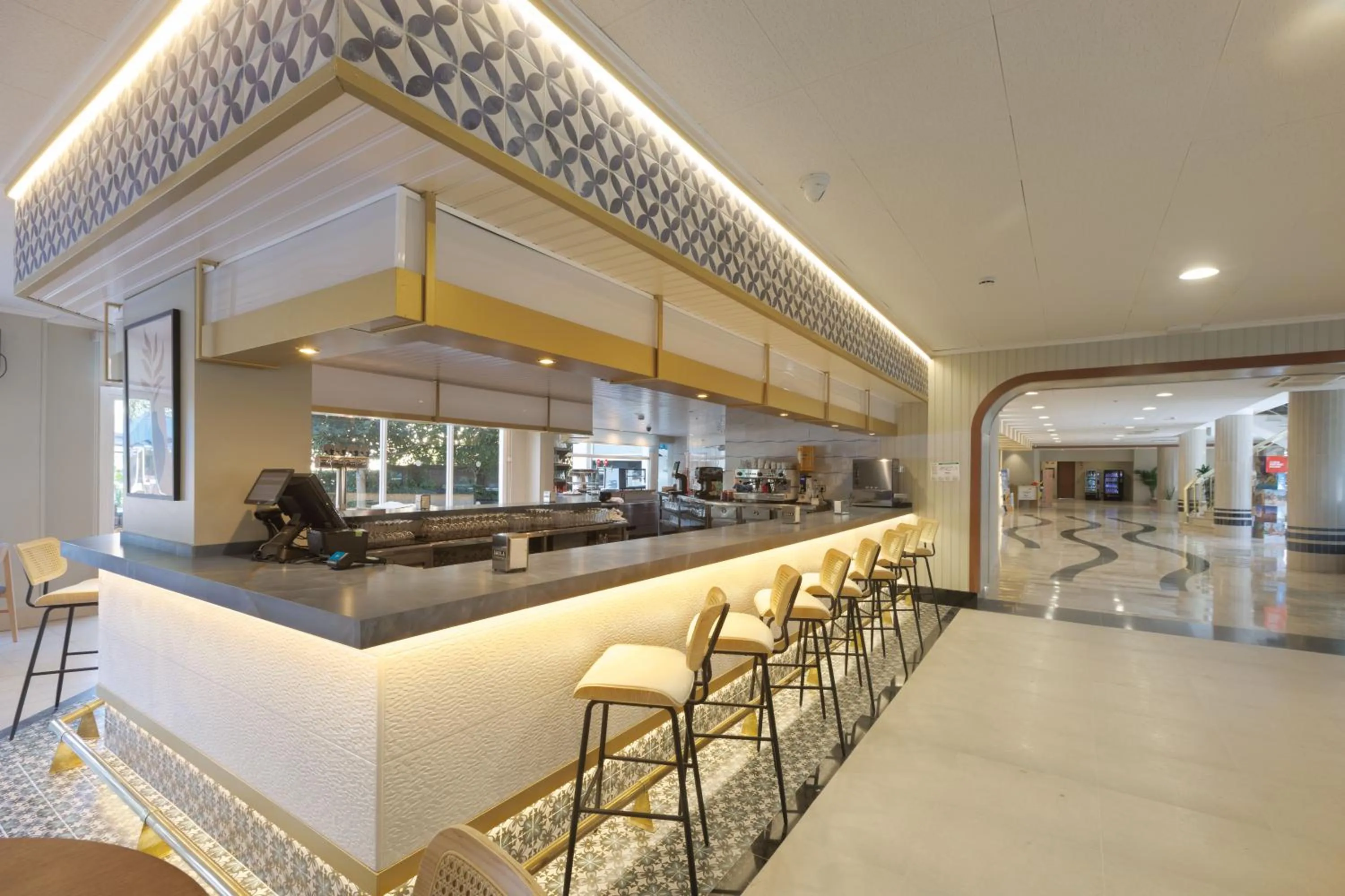 Lounge or bar in Ponient Marinada by PortAventura World