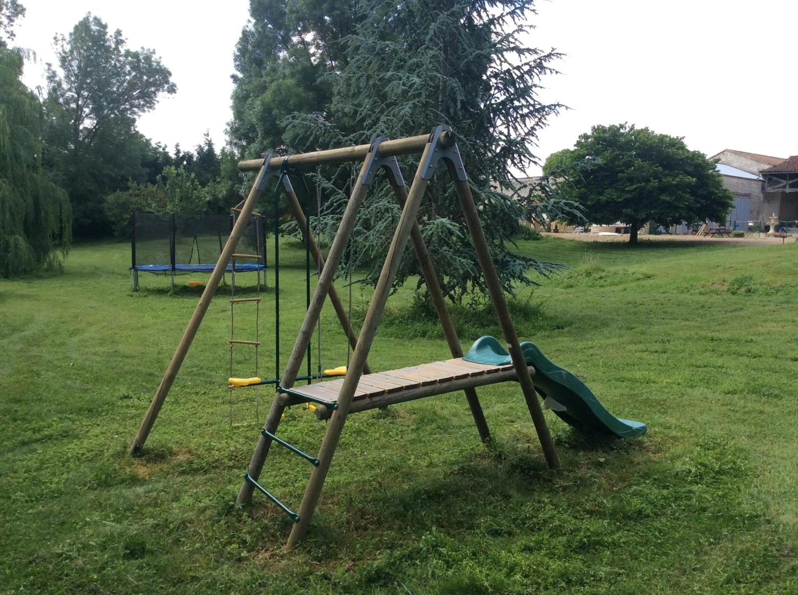 Property building in Le Petit Bijou