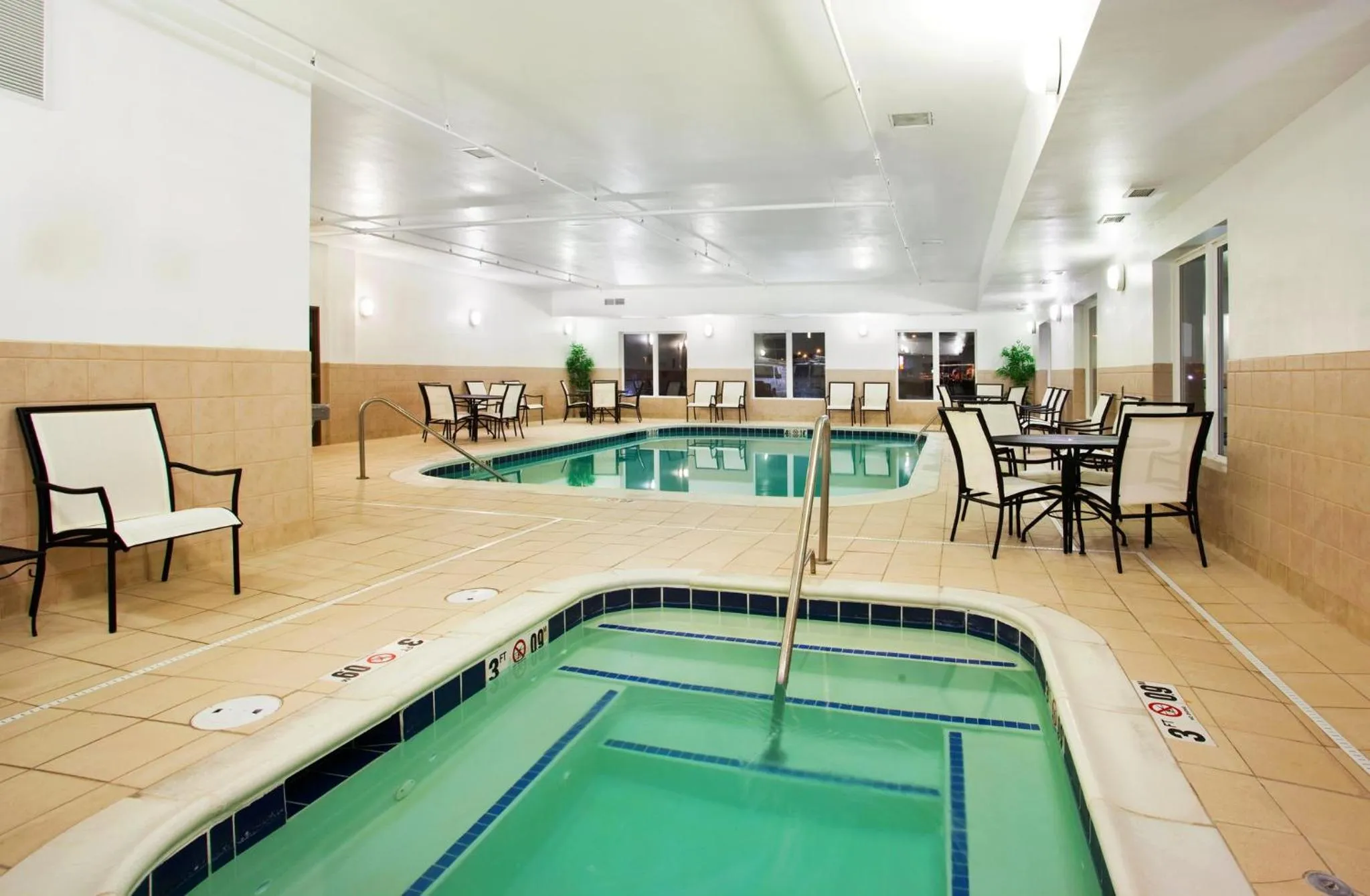 Swimming pool in Holiday Inn Express Hotel & Suites Mattoon by IHG