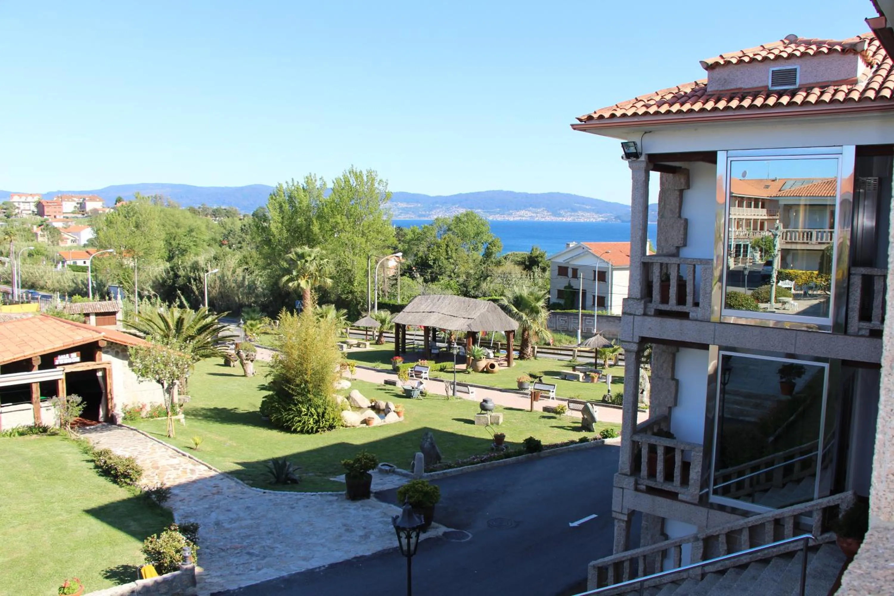 Sea view in APARTHOTEL CABICASTRO Tres estrellas superior