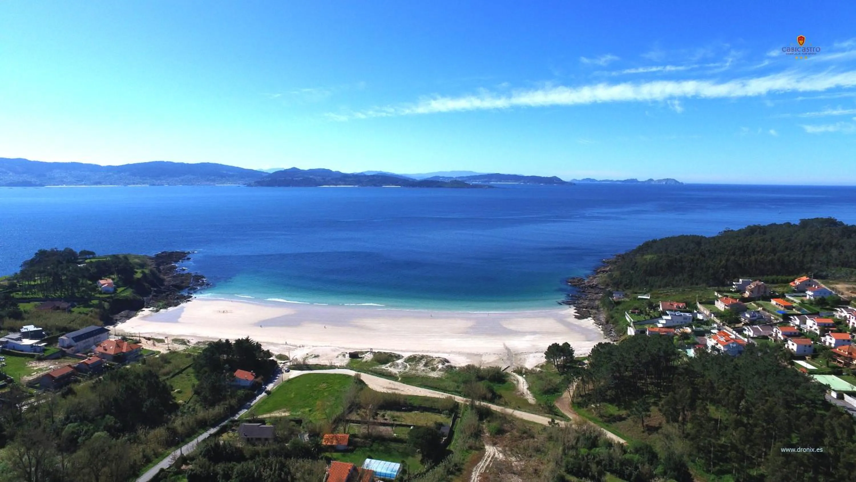 Beach in APARTHOTEL CABICASTRO Tres estrellas superior