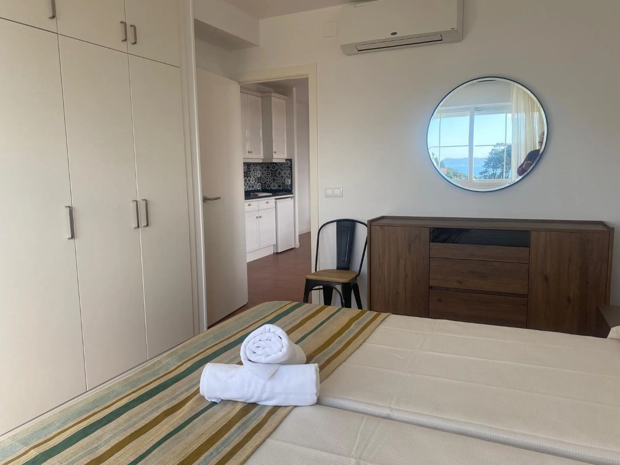 Bedroom, Bed in APARTHOTEL CABICASTRO Tres estrellas superior