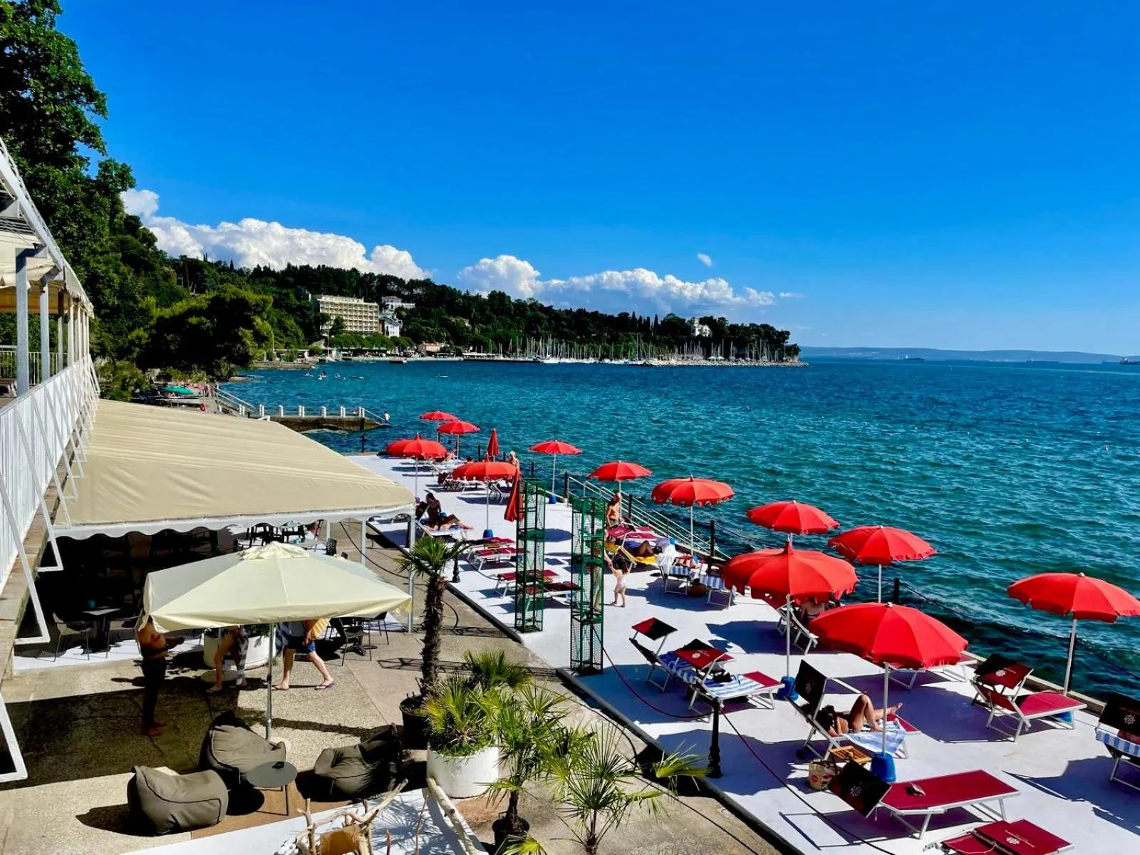 Beach in Hotel Riviera & Maximilian's