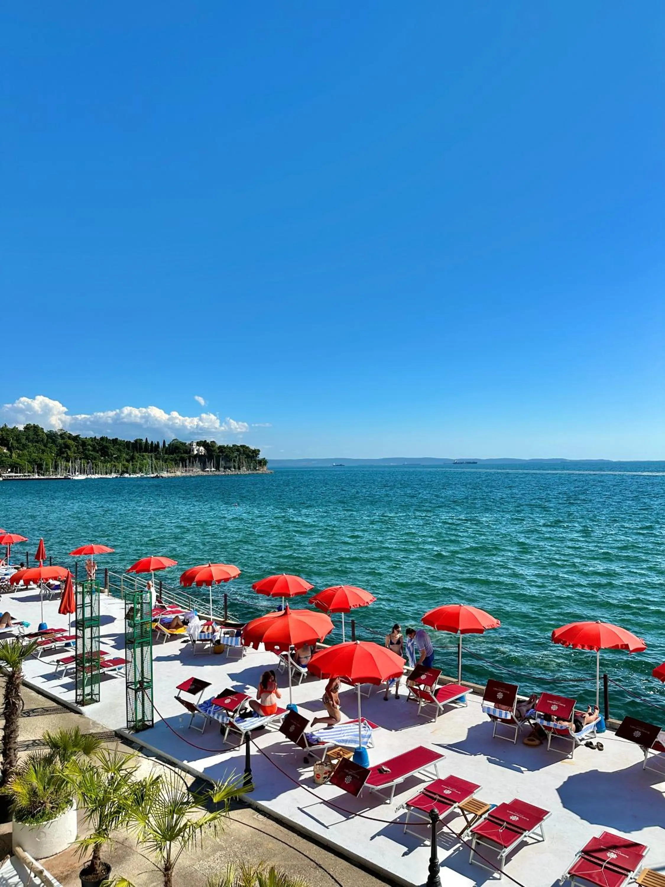 Beach in Hotel Riviera & Maximilian's