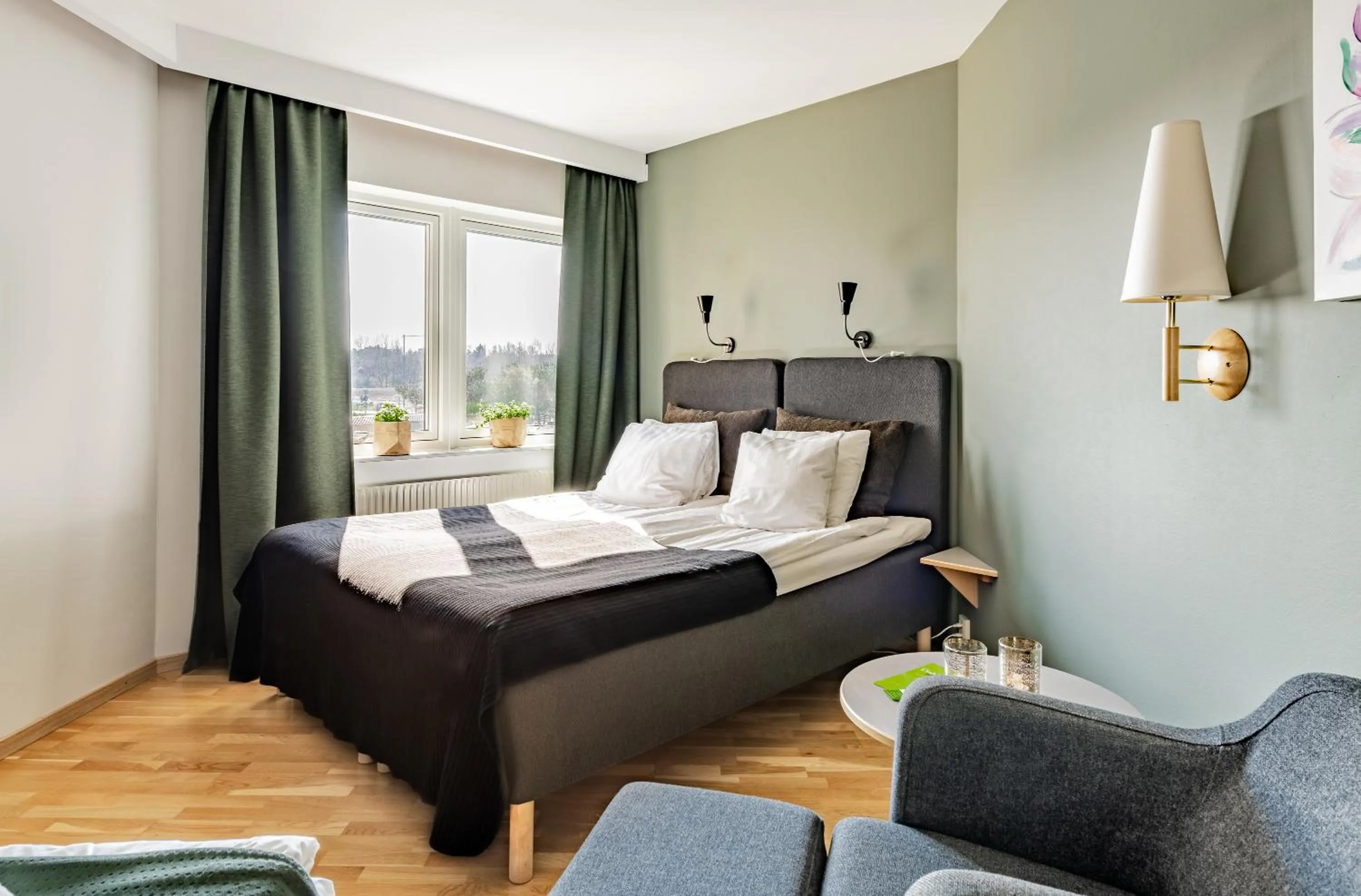 Bed in Best Western Hotel 23