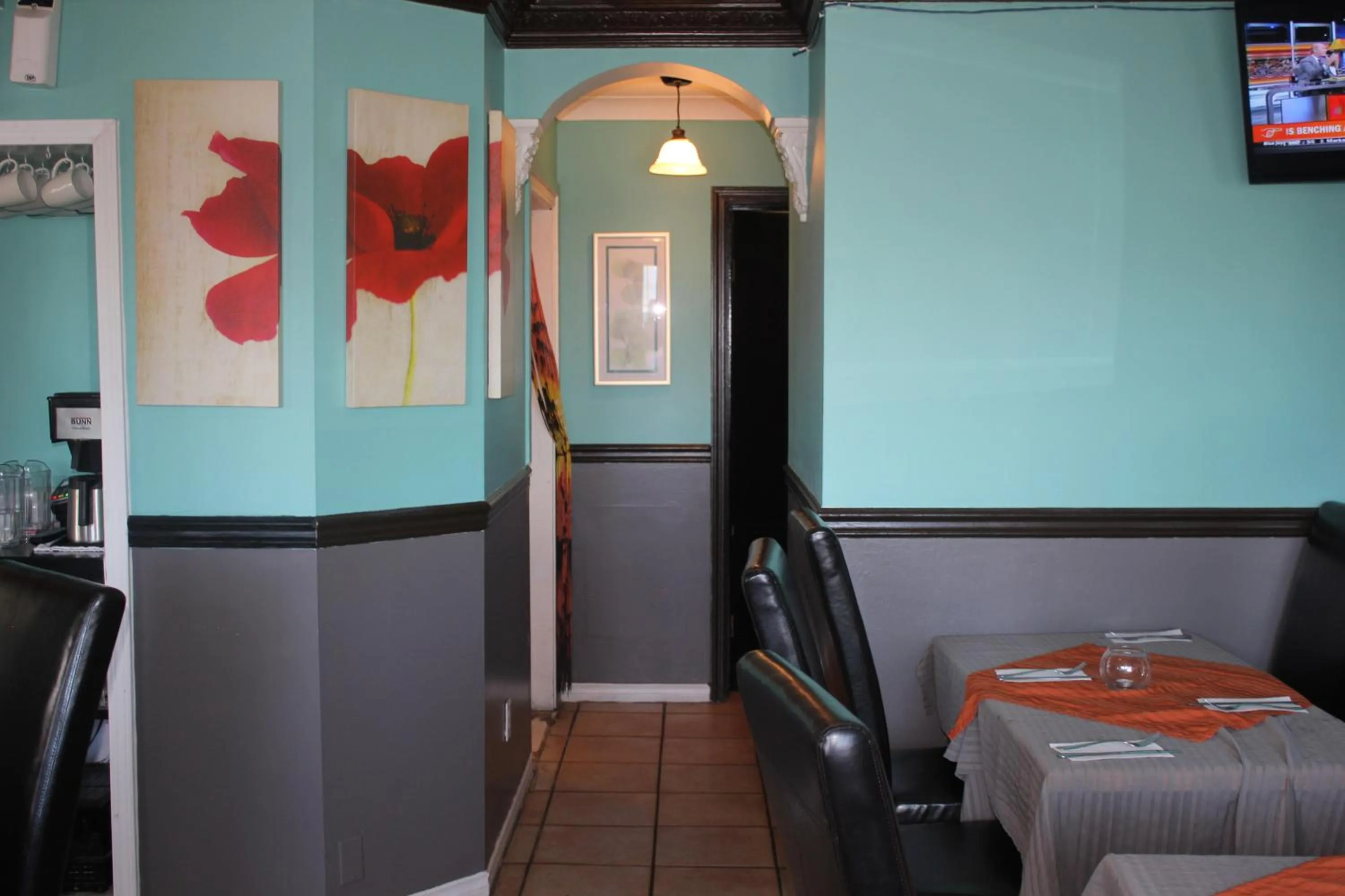 Restaurant/places to eat in Tiki Shores Inn & Suites