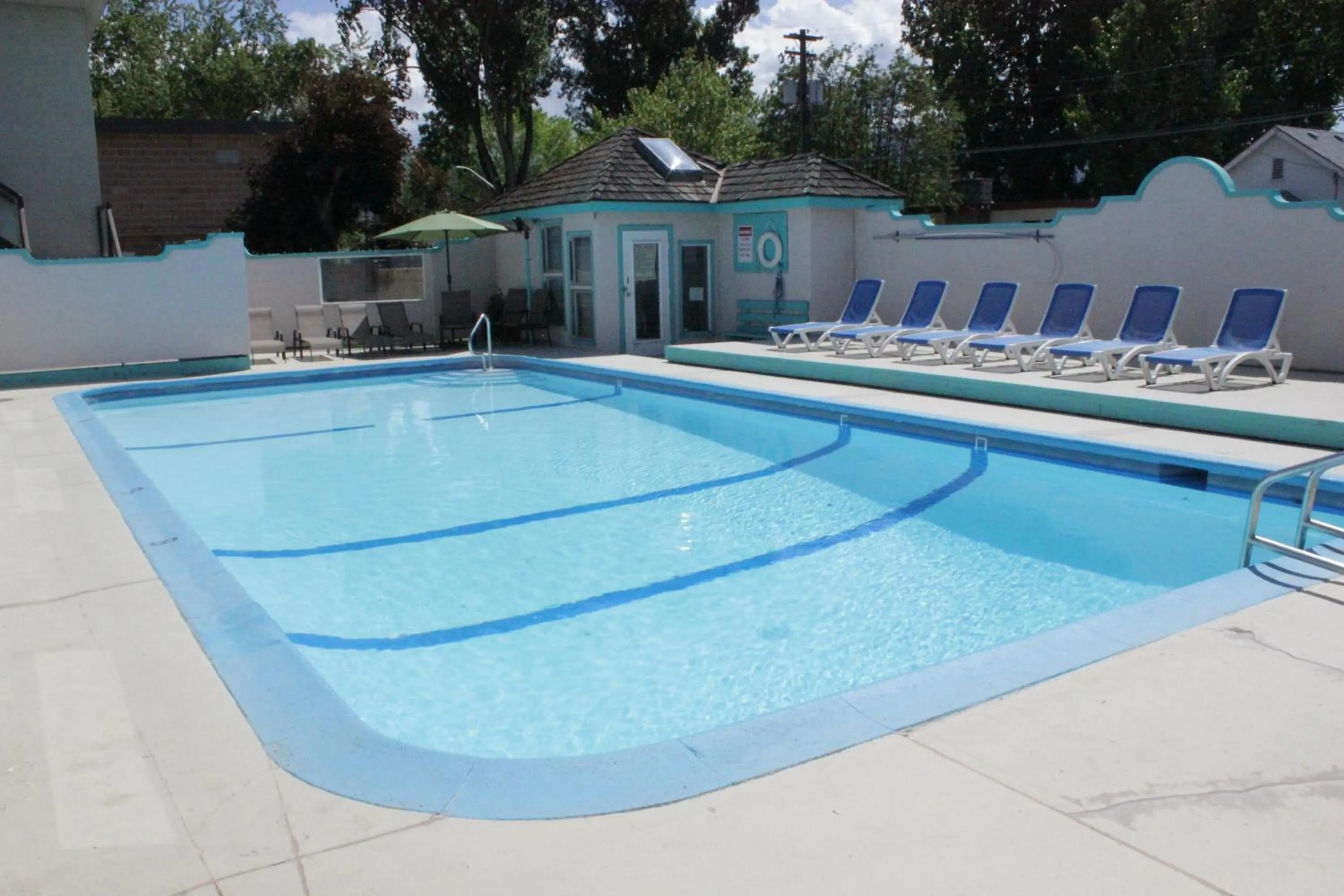 Swimming pool in Tiki Shores Inn & Suites
