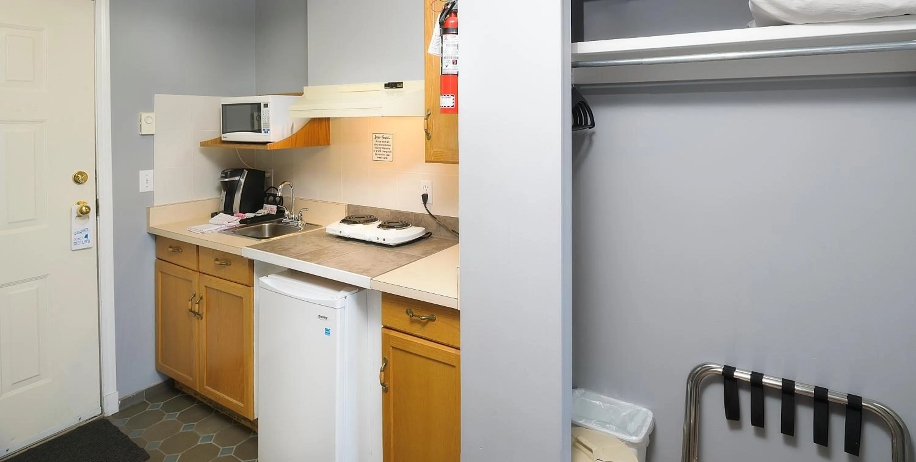 Food and drinks in Tiki Shores Inn & Suites