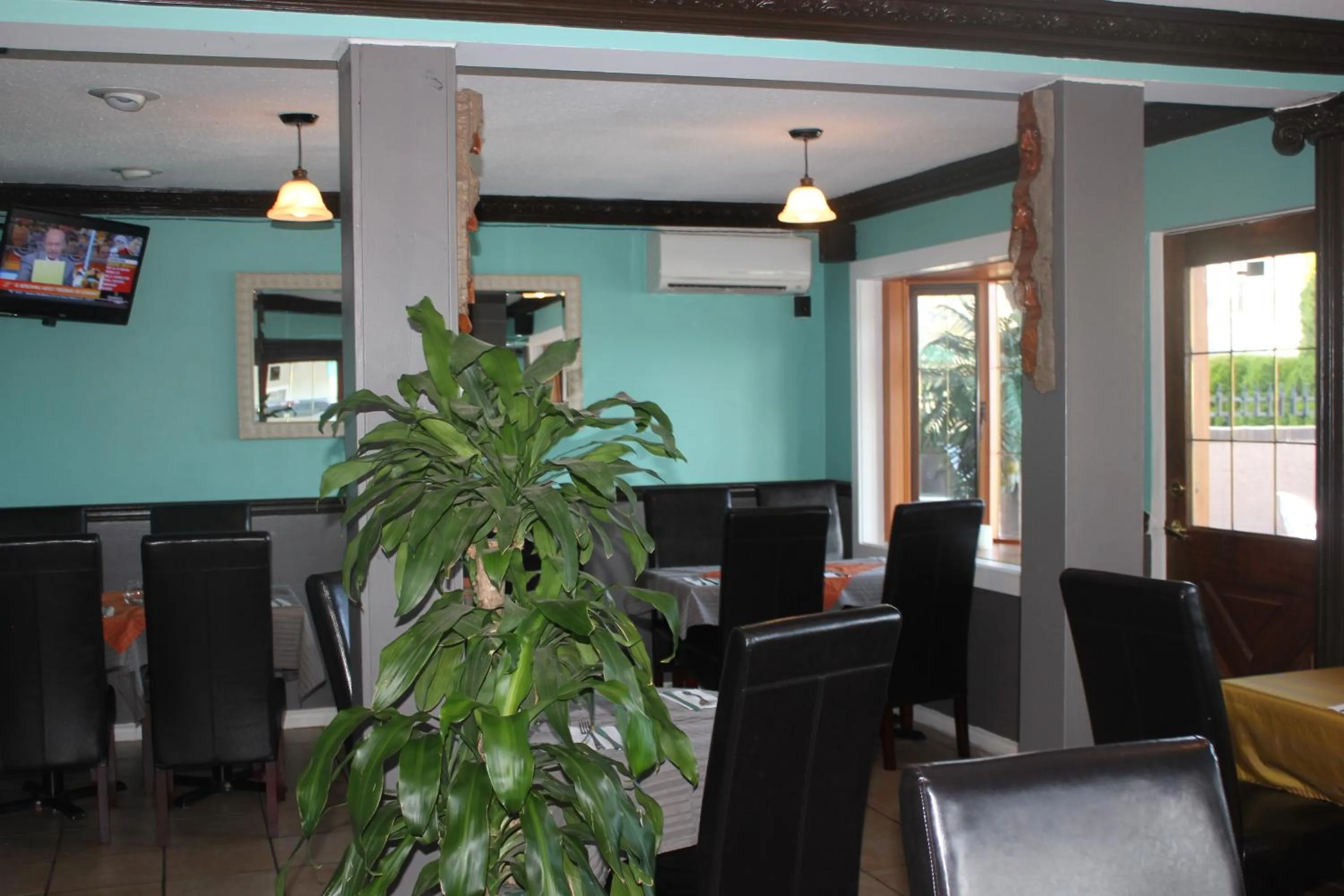 Restaurant/places to eat in Tiki Shores Inn & Suites