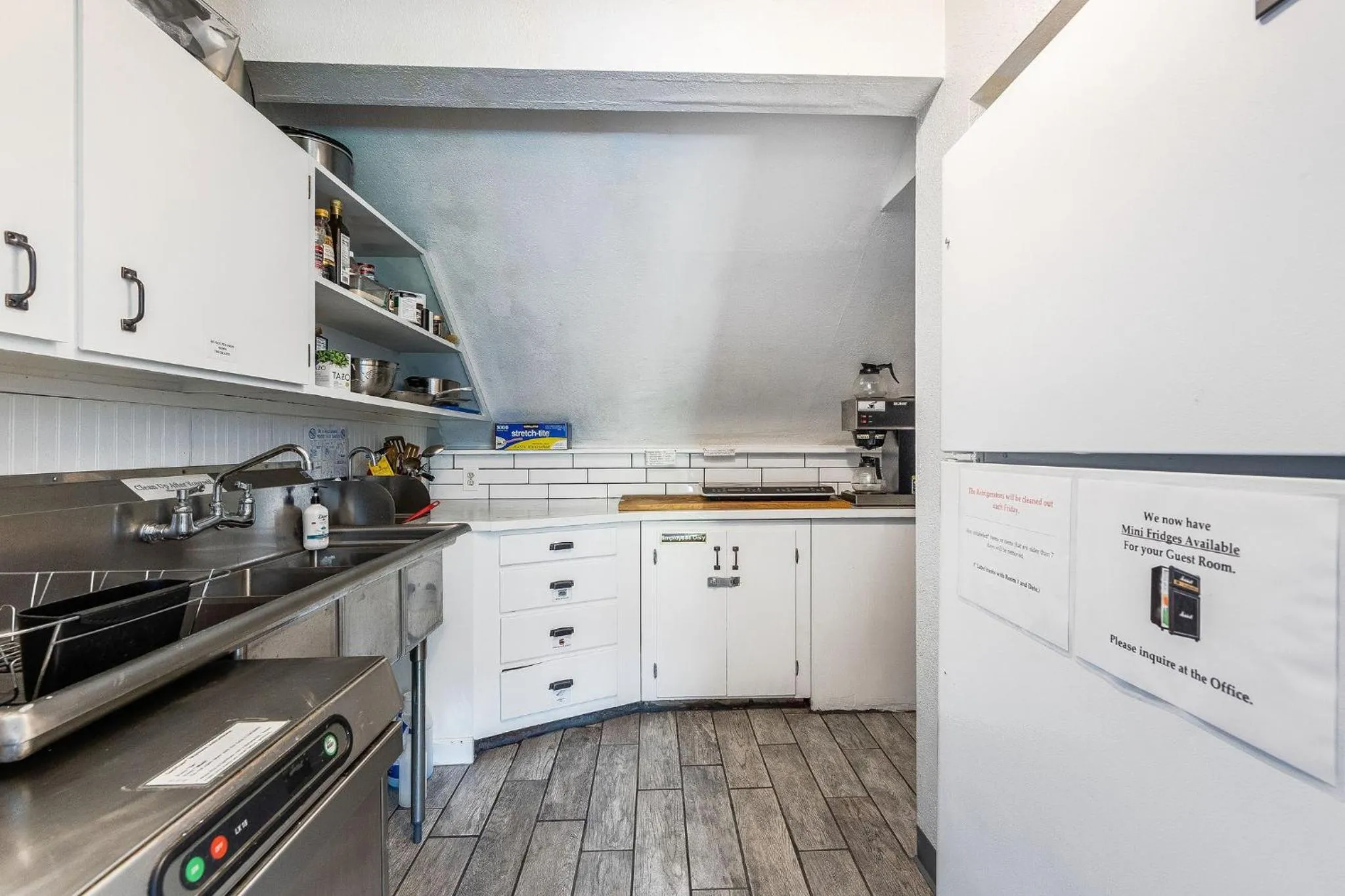 Communal kitchen in College Inn Hotel