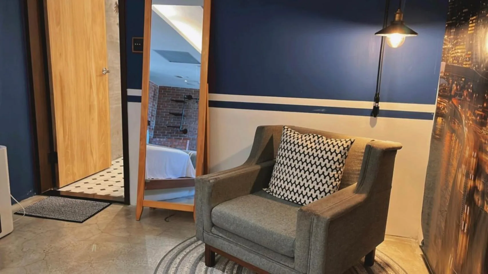 Photo of the whole room, Bed in Chill Roof Hotel