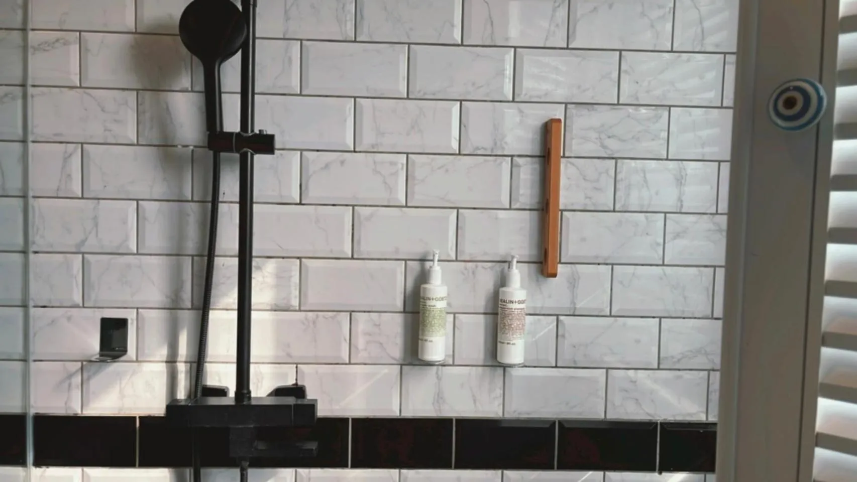 Shower in Chill Roof Hotel